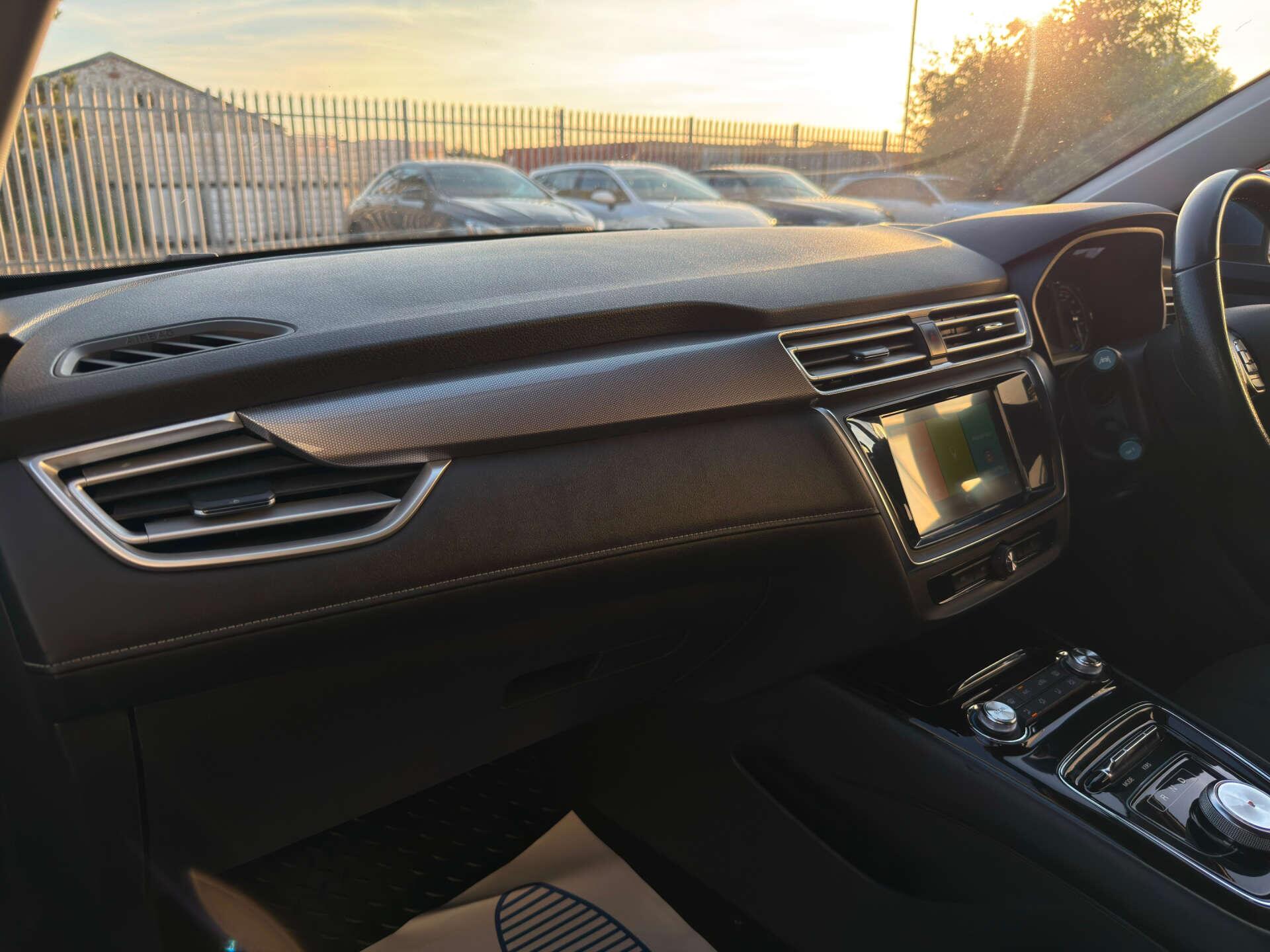 MG MG5 view 39