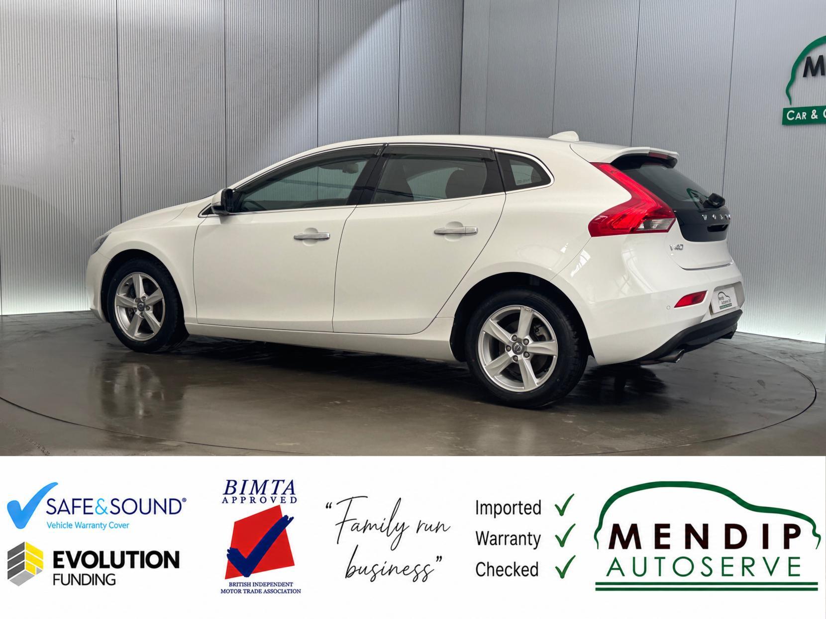 Volvo V40 view 12