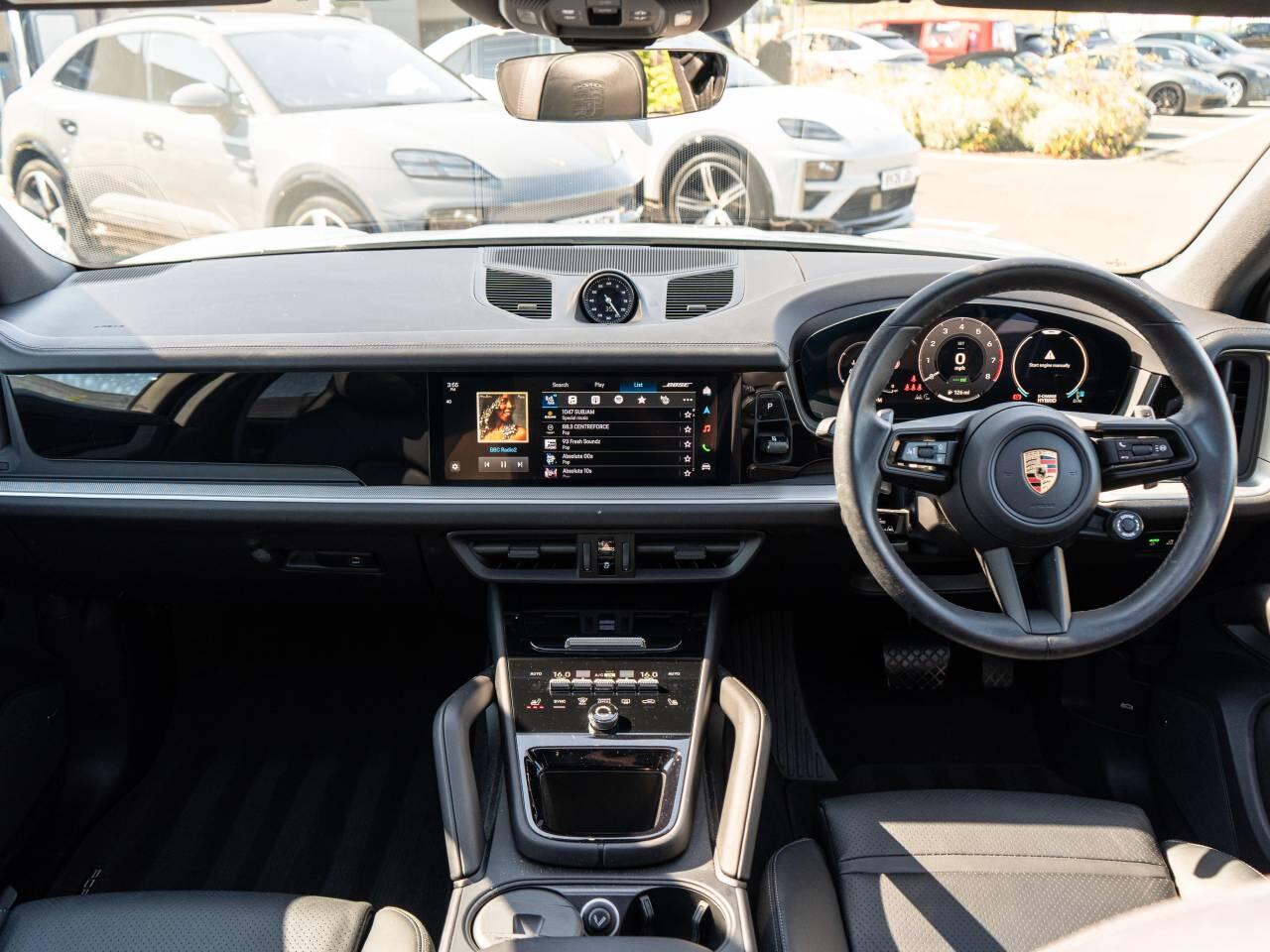 Porsche Cayenne view 26