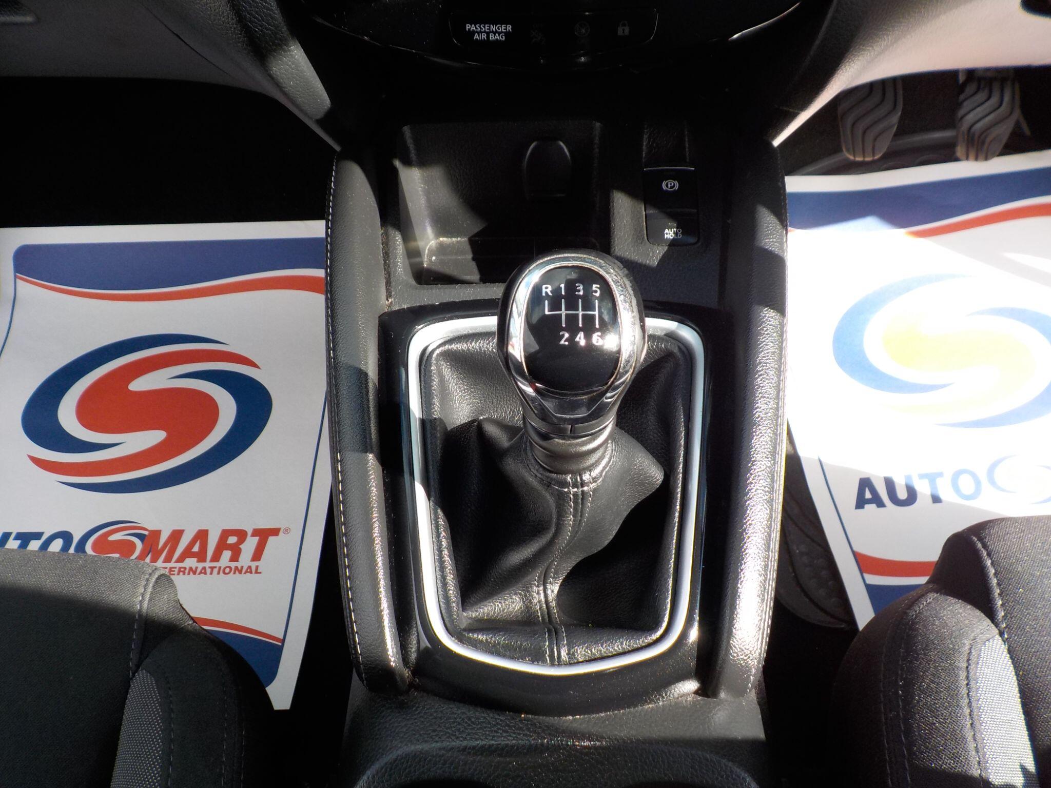 Nissan Qashqai 1.5 dCi N-Connecta Euro 6 (s/s) 5dr