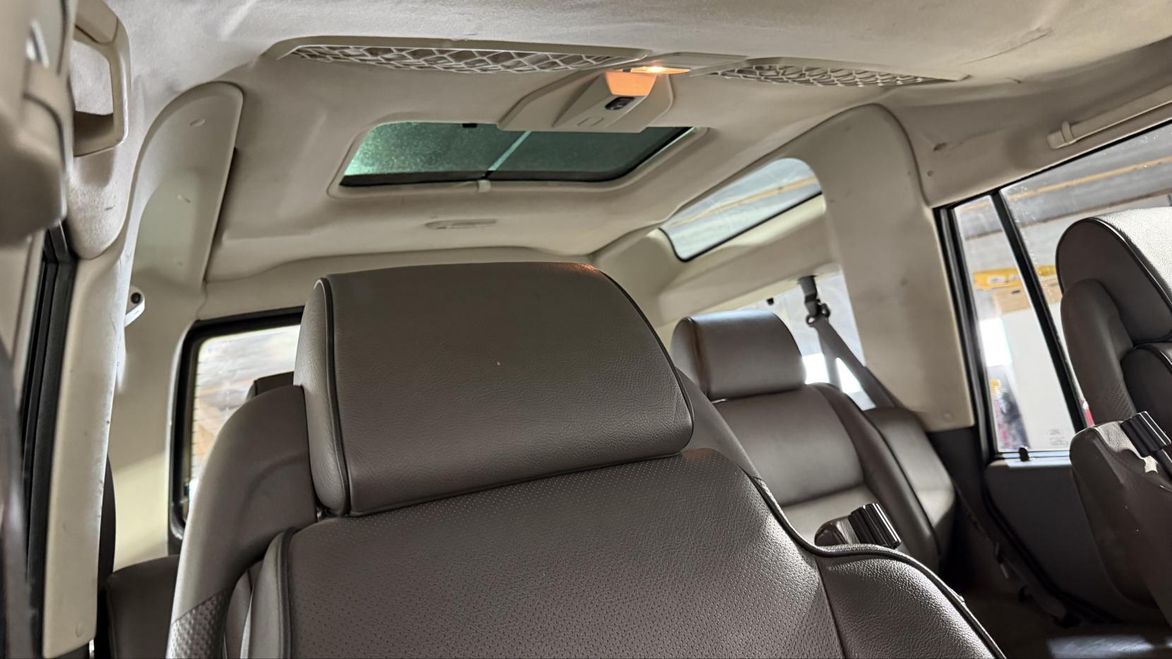 Land Rover Discovery 4 view 20