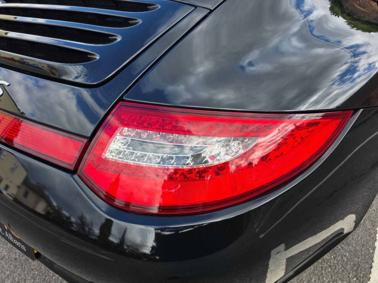 Porsche 911 view 22