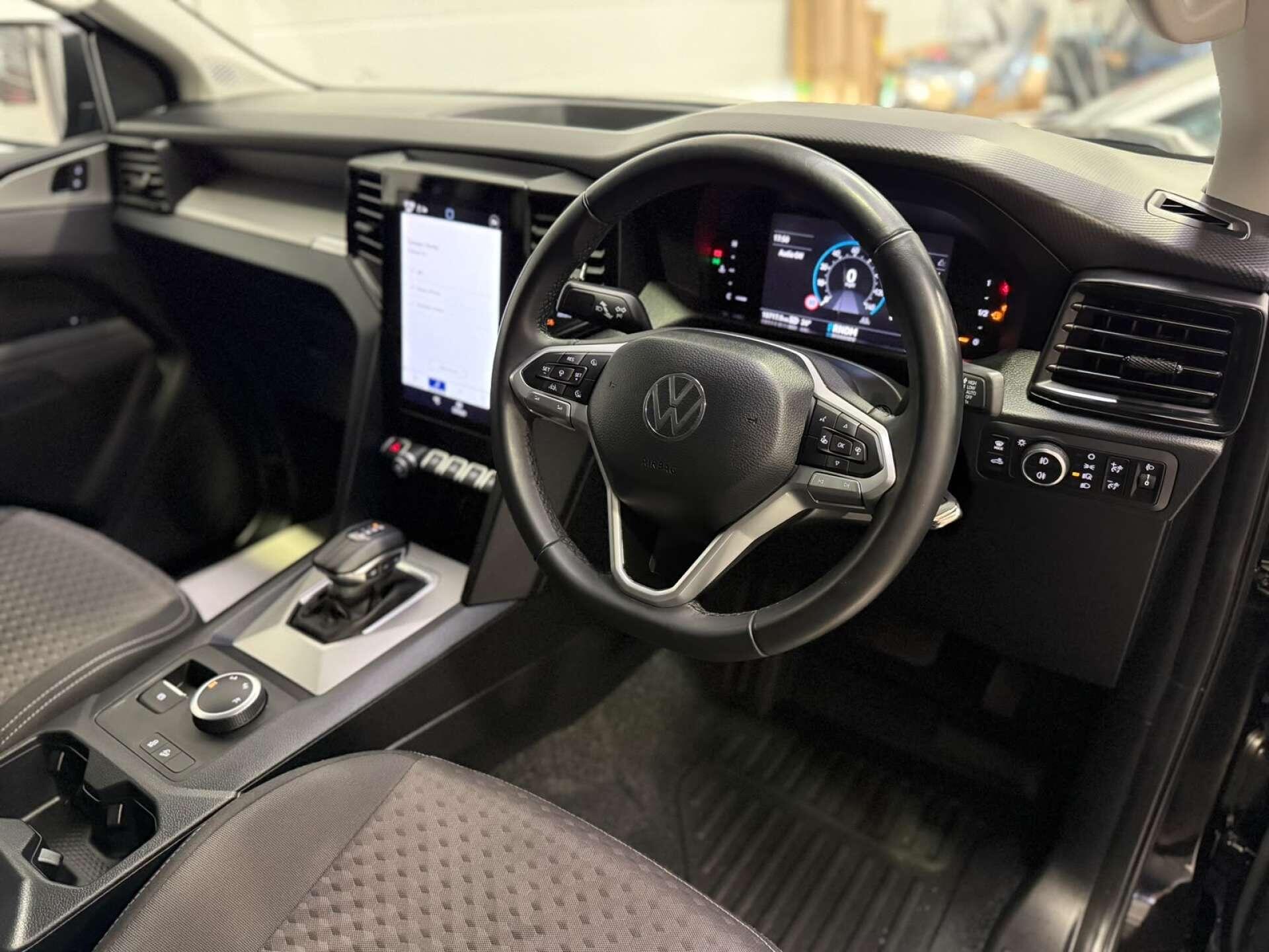 Volkswagen Amarok view 14