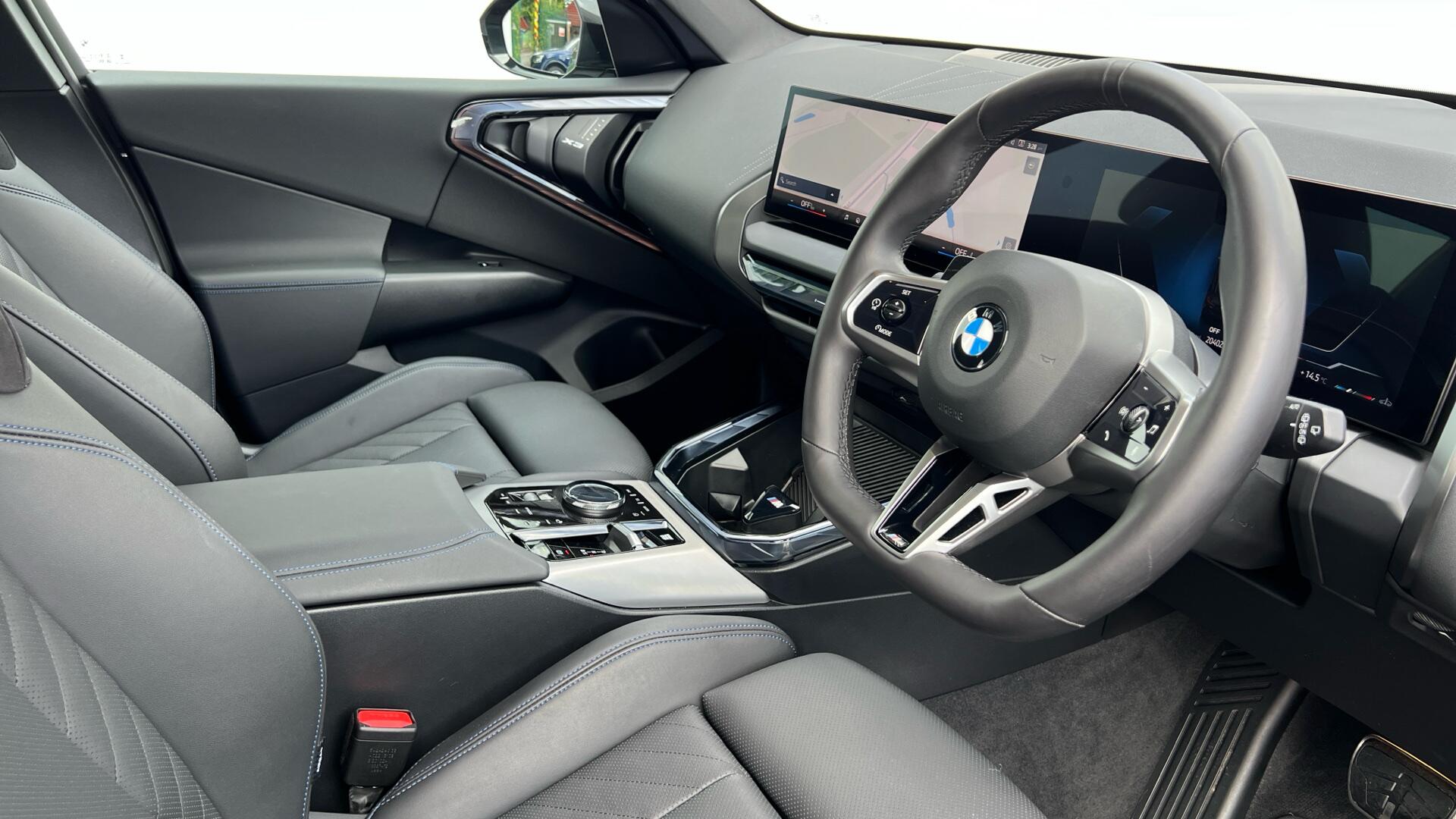 BMW X3 view 6