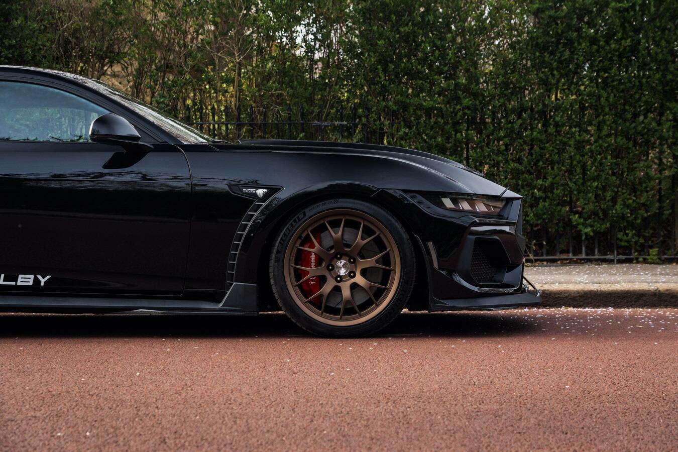 Ford Mustang view 9