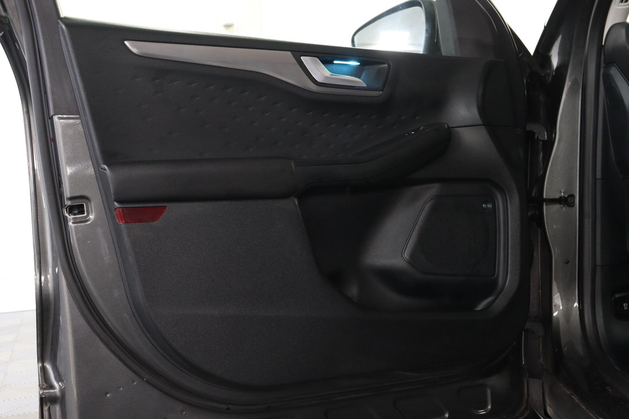 Ford Kuga view 44