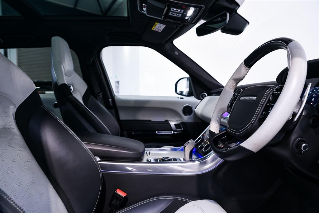 Land Rover Range Rover Sport view 15