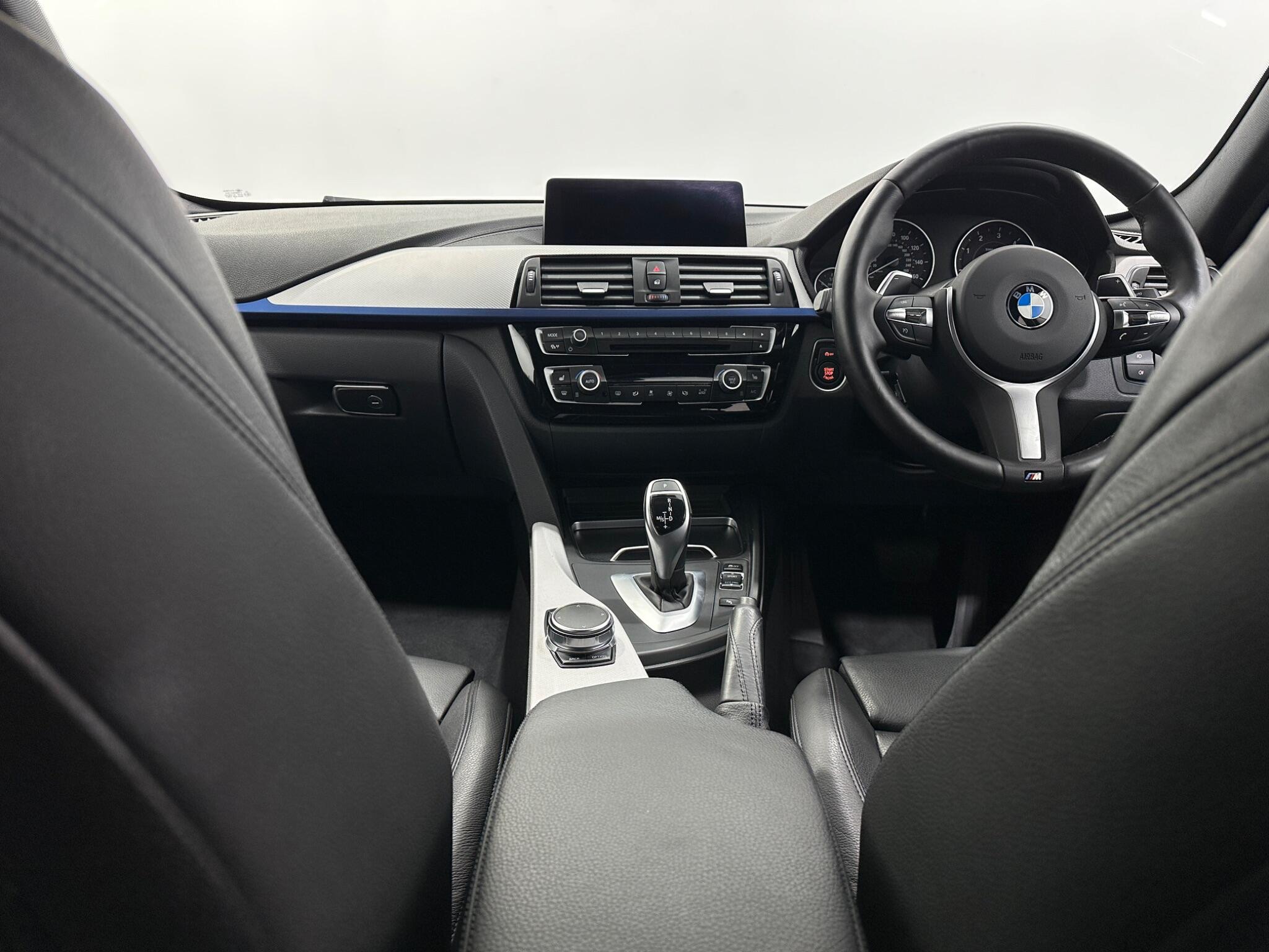 BMW 3 Series view 19