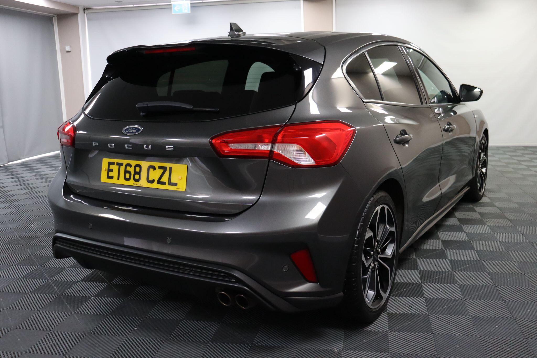 Ford Focus view 11