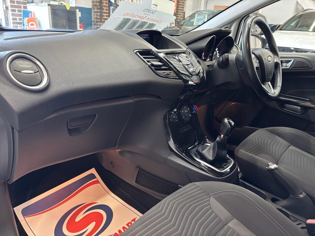 Ford Fiesta view 24