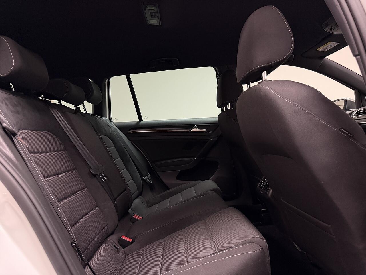 Volkswagen Golf view 27