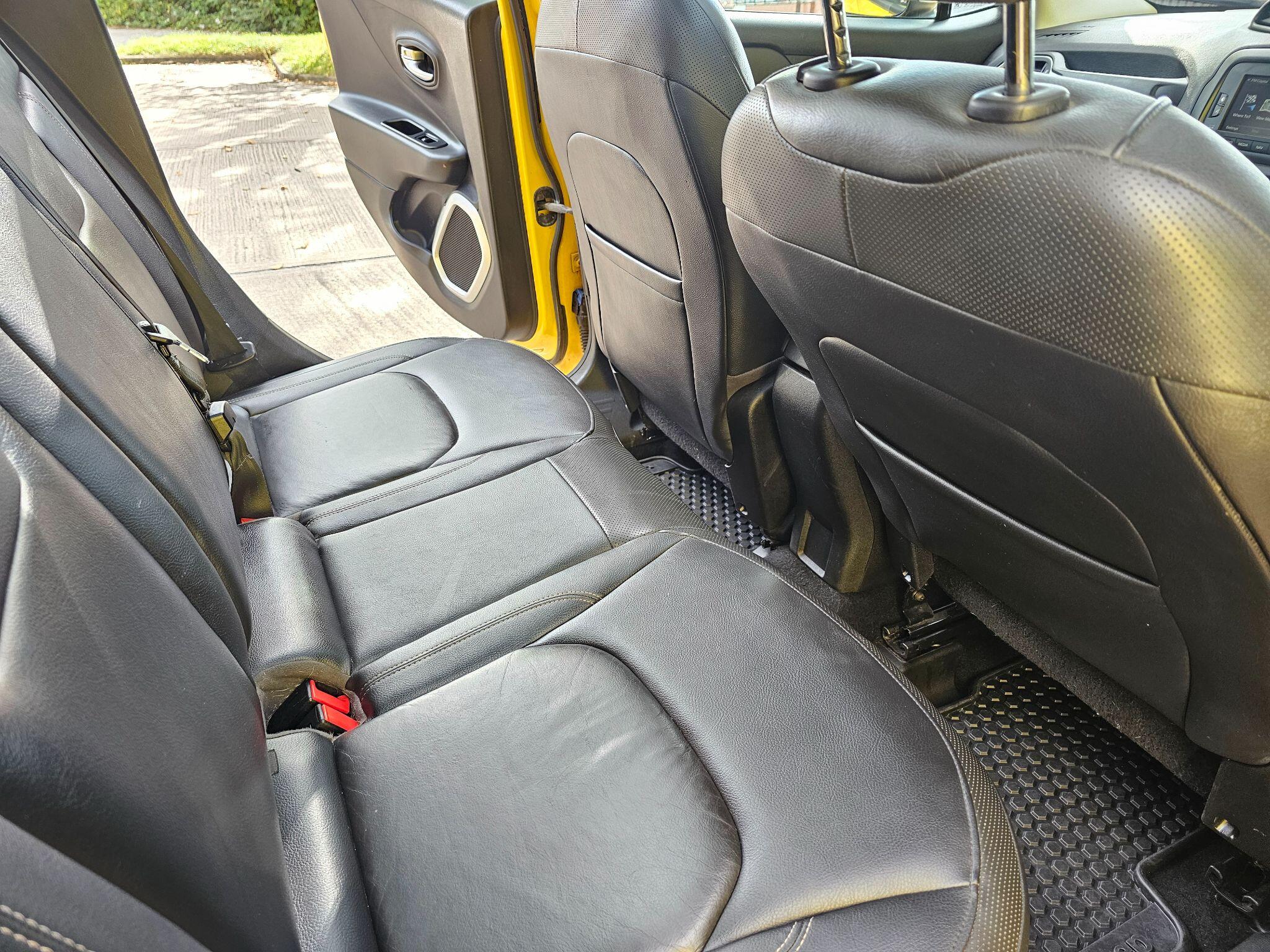 Jeep Renegade view 24