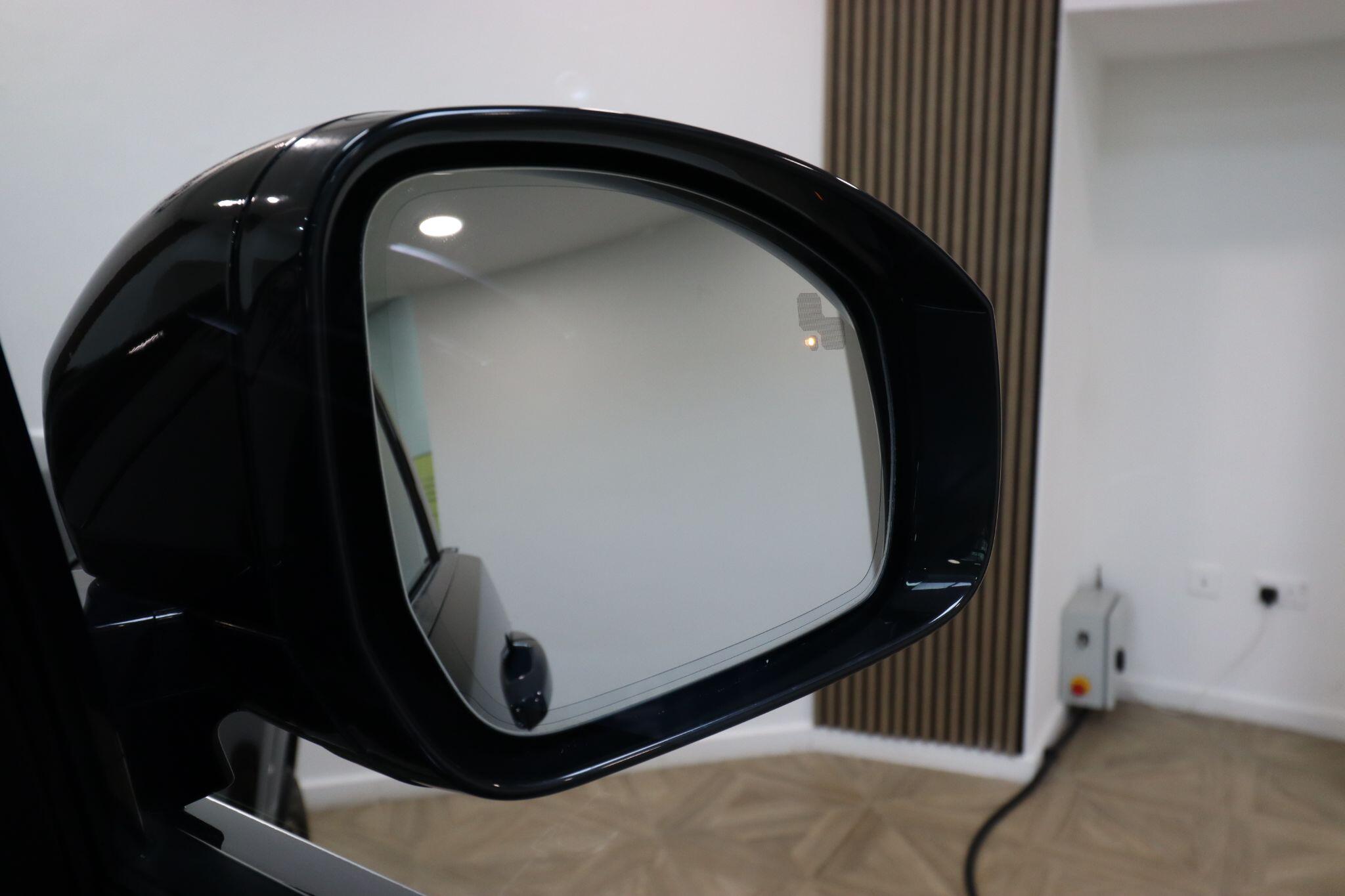 Land Rover Discovery 3 view 19