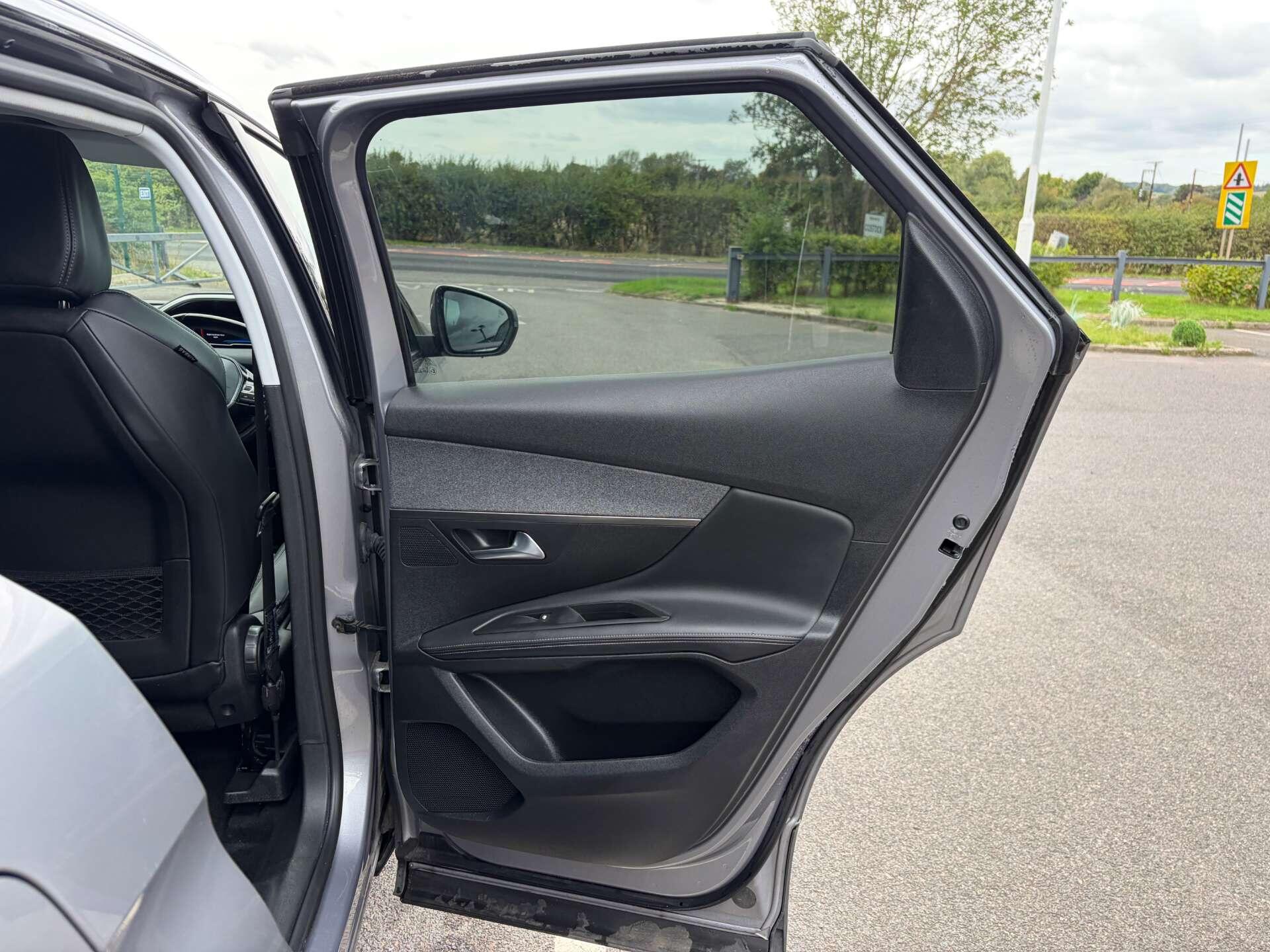 Peugeot 3008 view 22