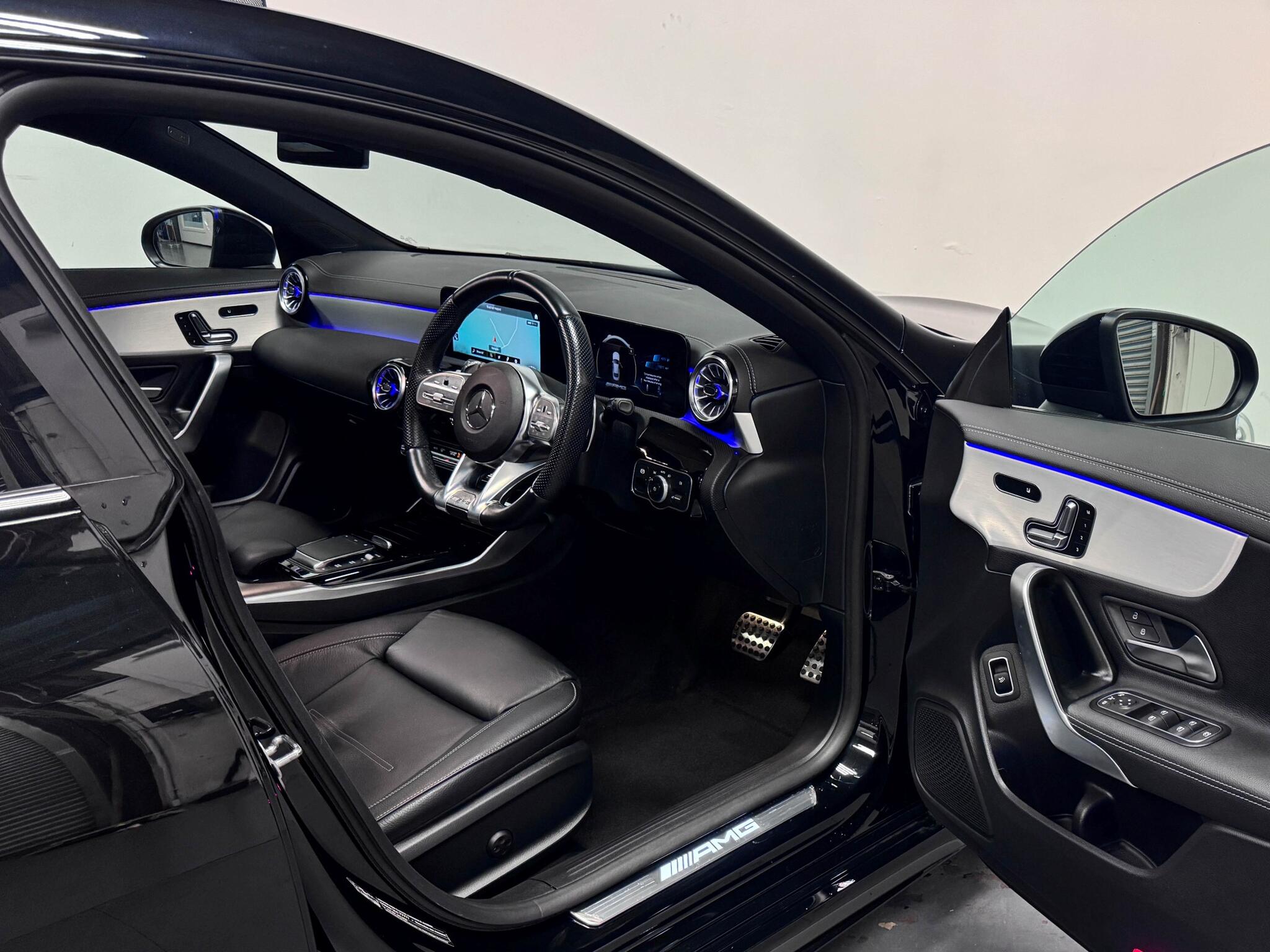 Mercedes-Benz Cla view 32