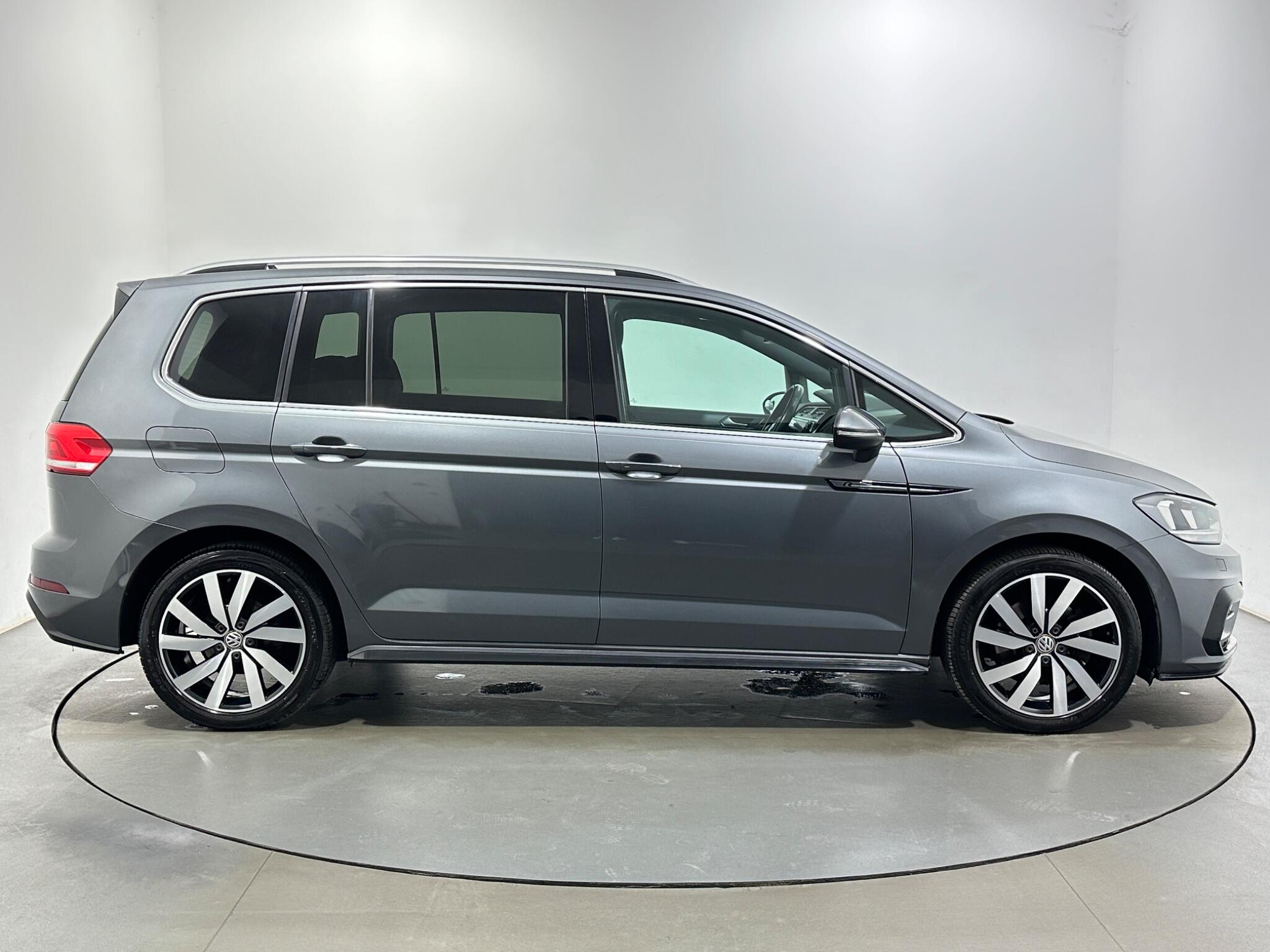 Volkswagen Touran view 9