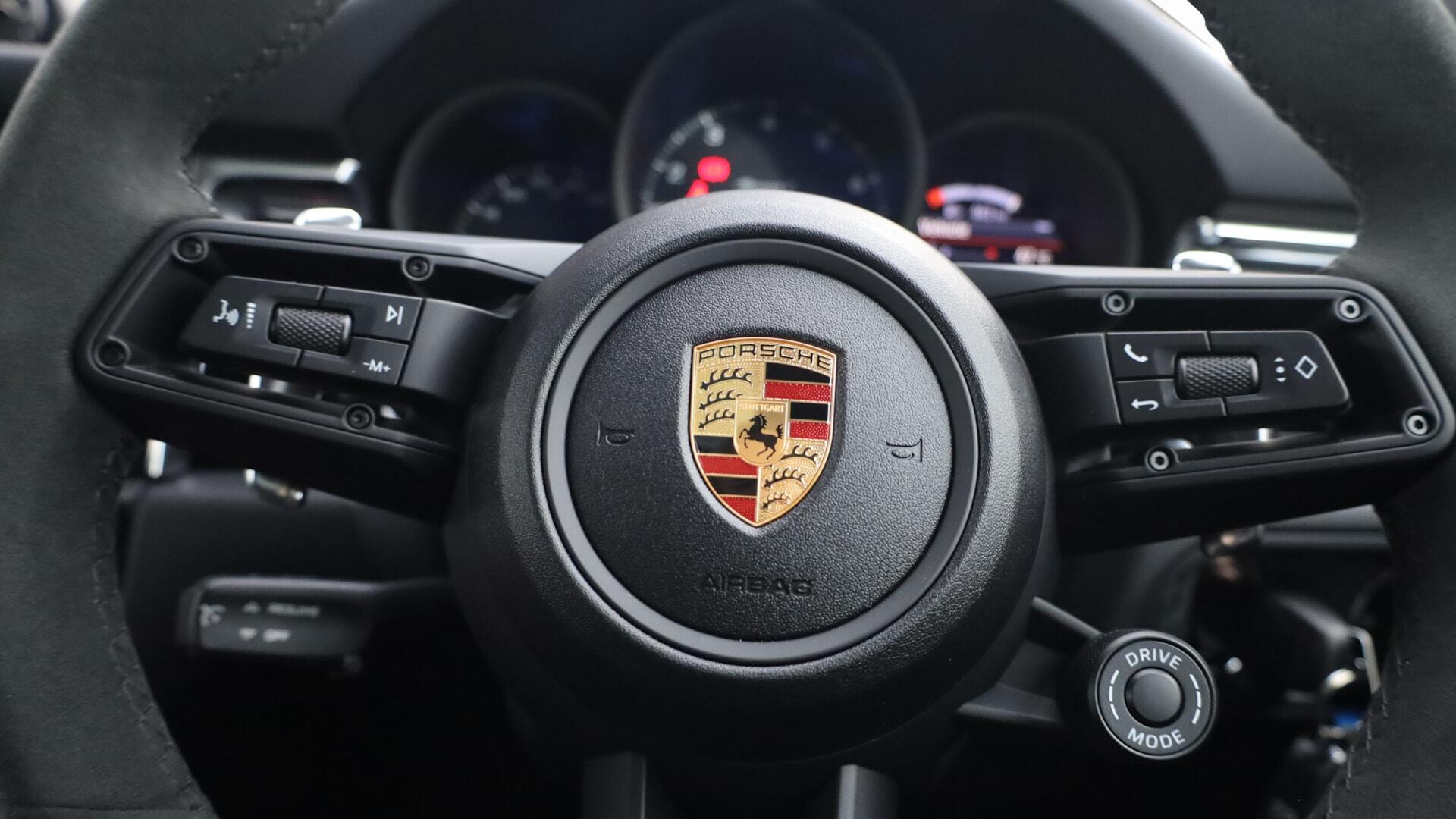 Porsche Macan view 11