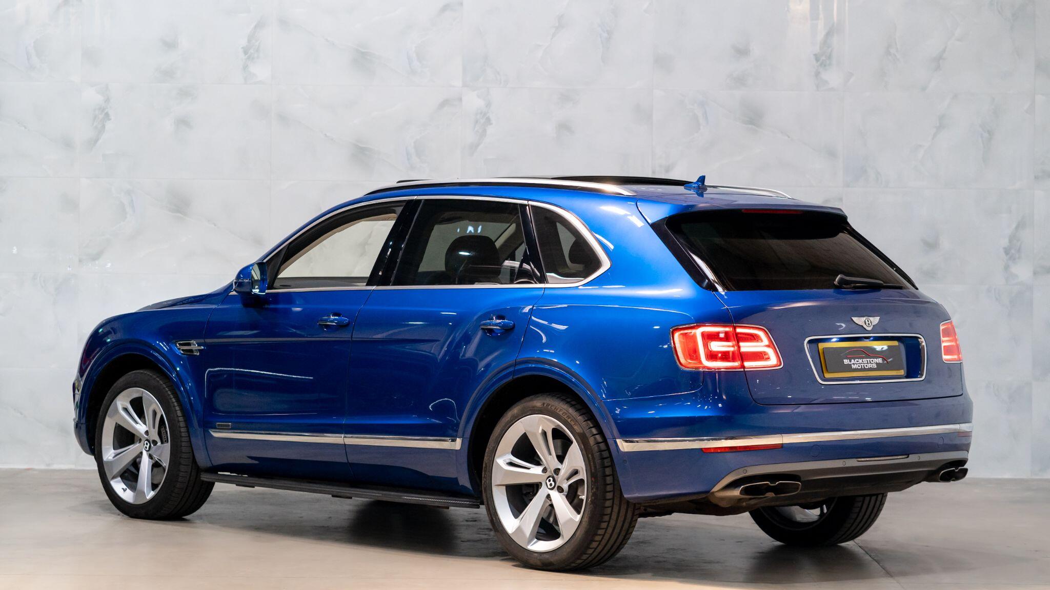 Bentley Bentayga view 4