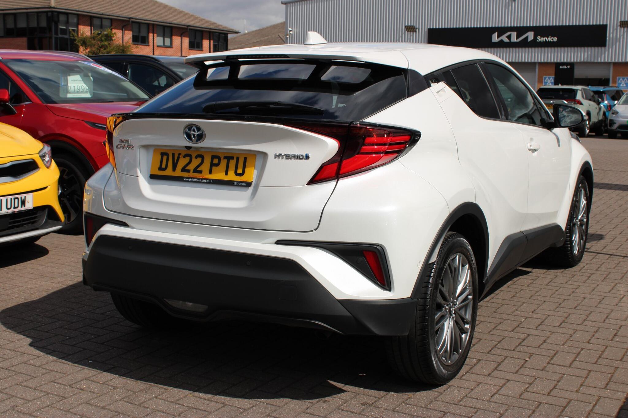 Toyota C-HR view 8
