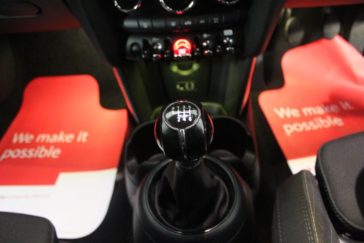 Mini Hatch view 40
