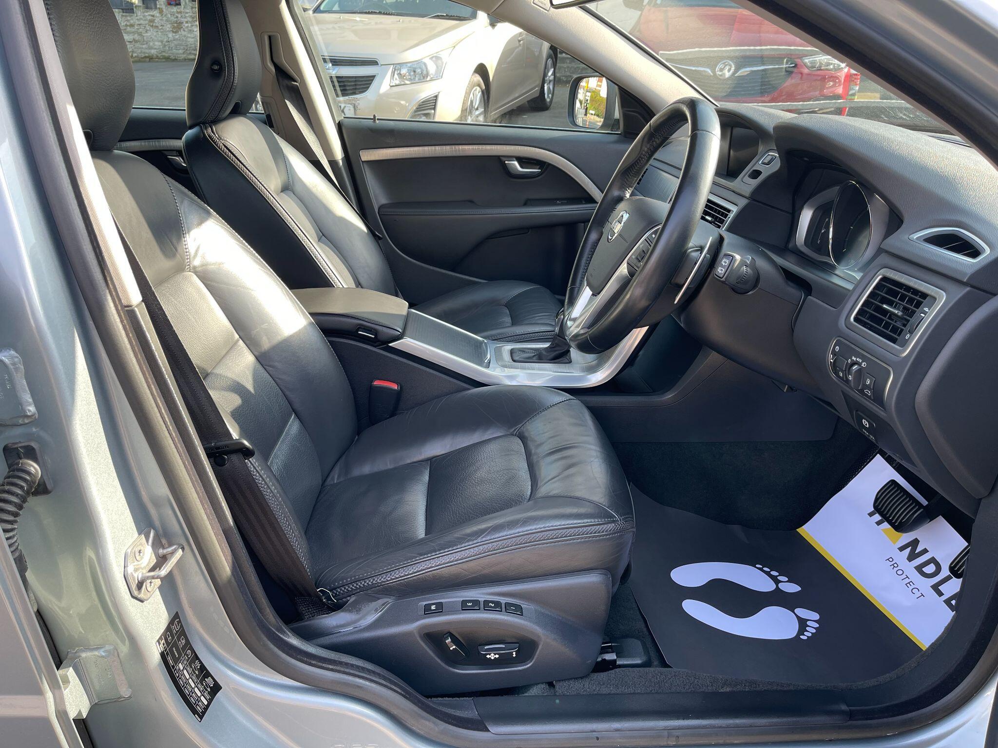 Volvo XC70 view 21