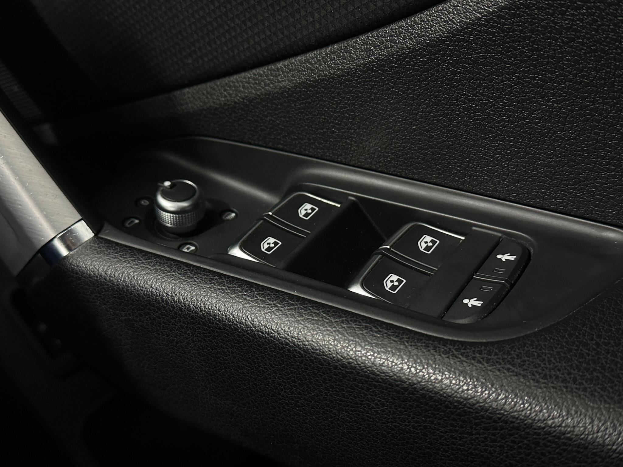 Audi Q2 view 18