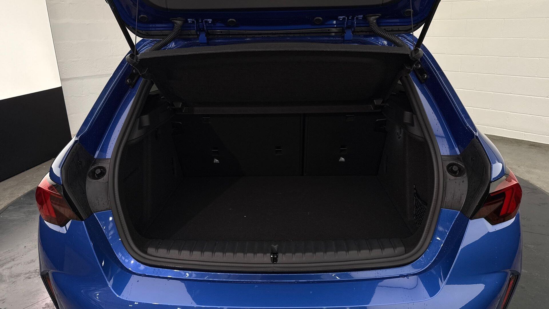 BMW 1 Series view 13