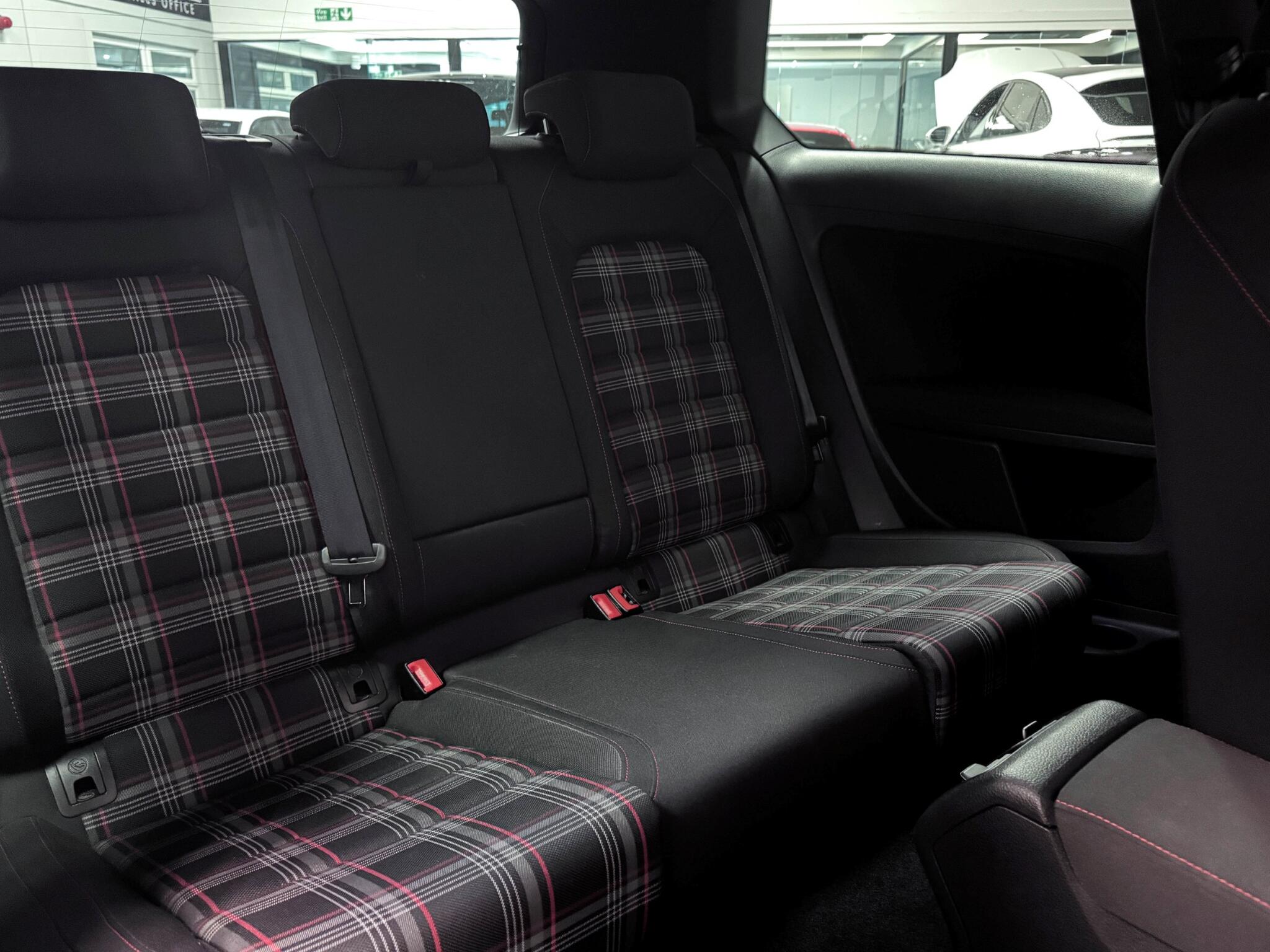 Volkswagen Golf view 14