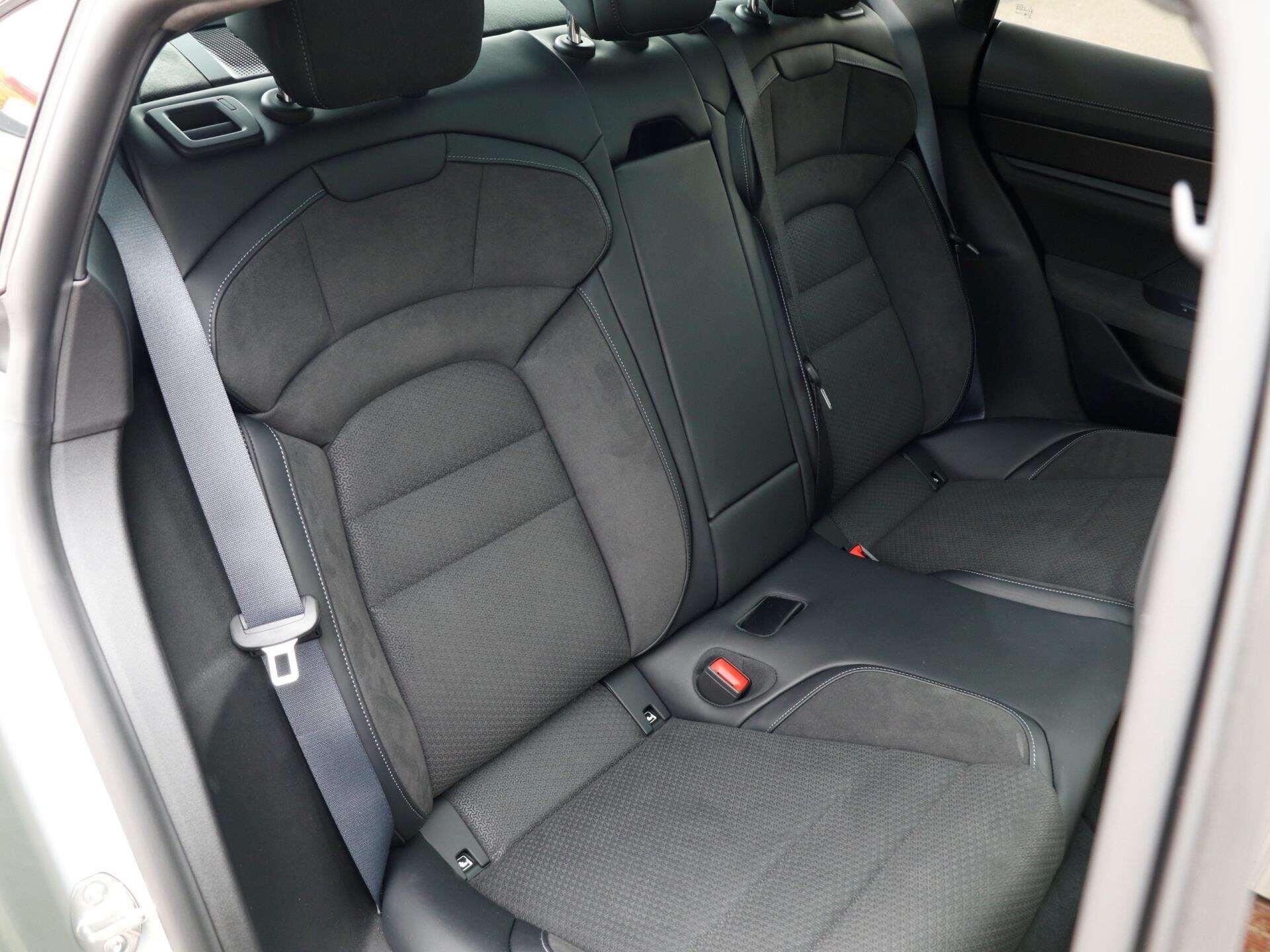 Porsche Taycan view 27