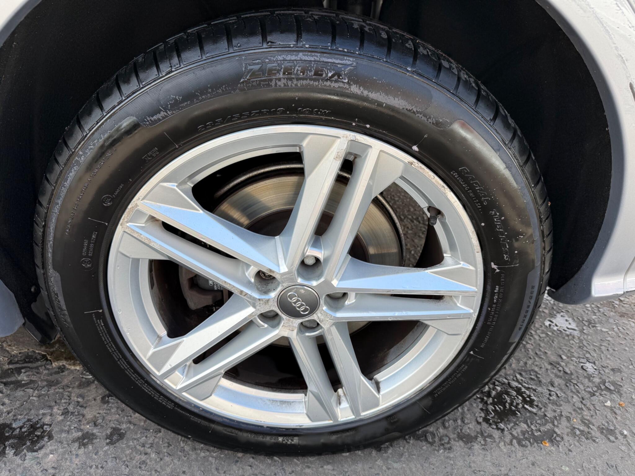 Audi Q5 view 39