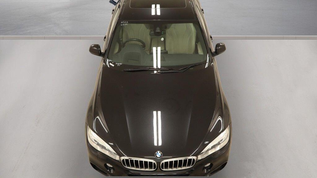 BMW X6 view 11