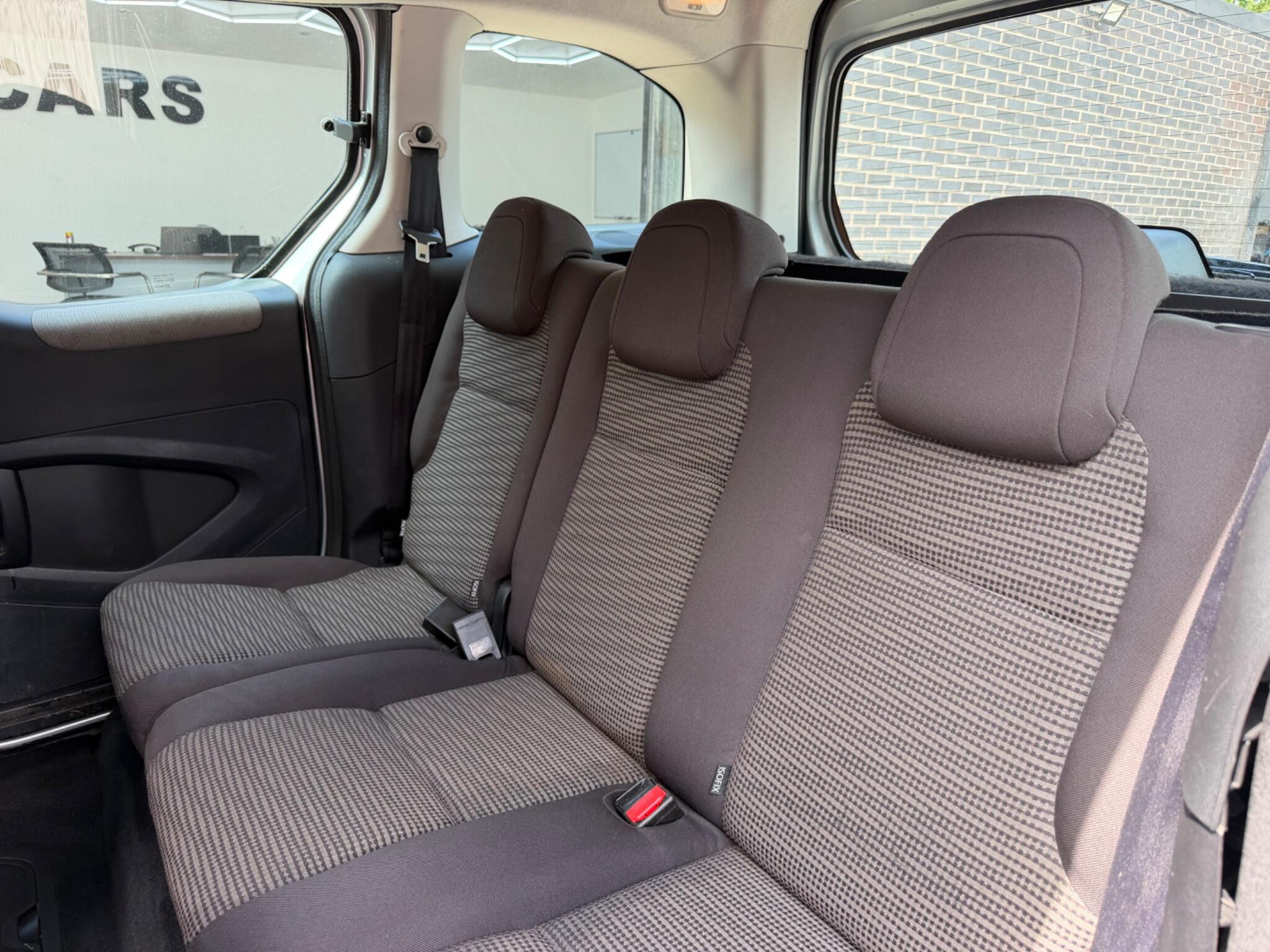 Peugeot Partner Tepee view 26