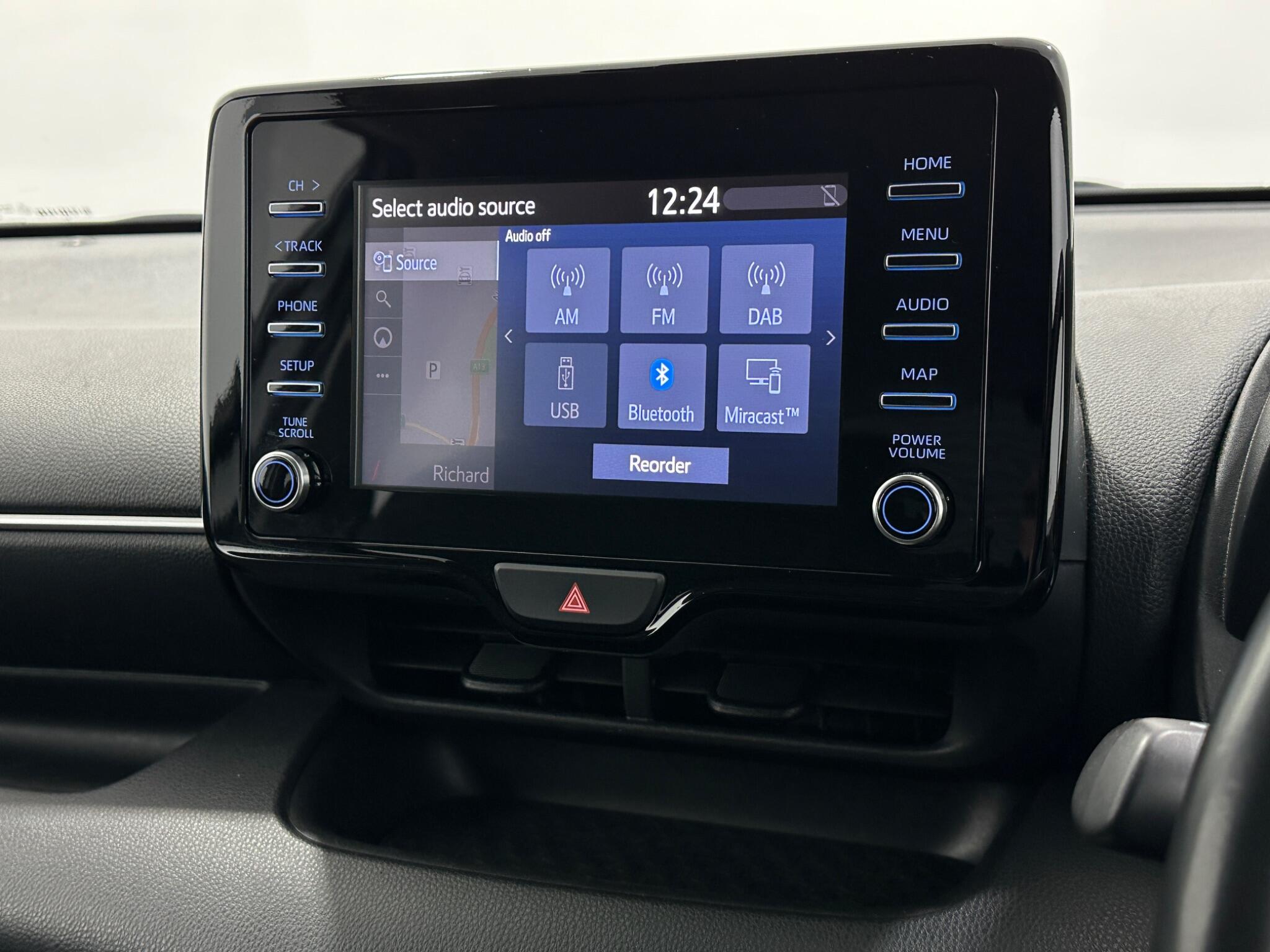 Toyota Yaris view 24