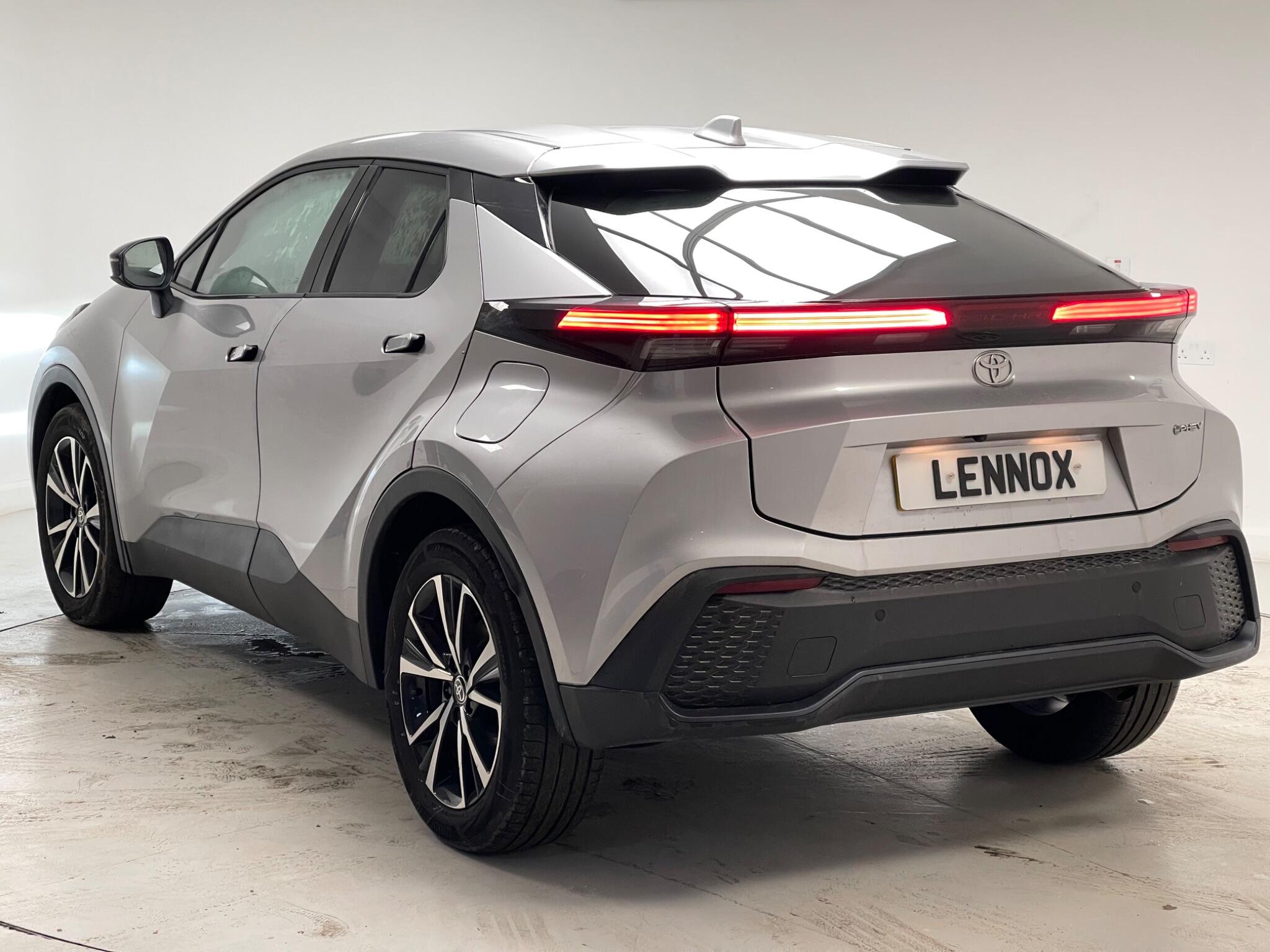 Toyota C-HR view 4
