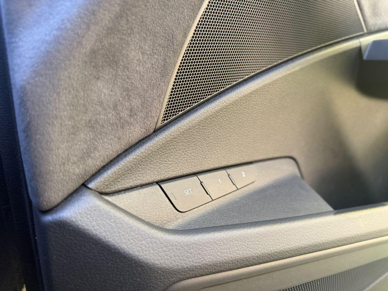 Audi Q8 E-Tron view 32