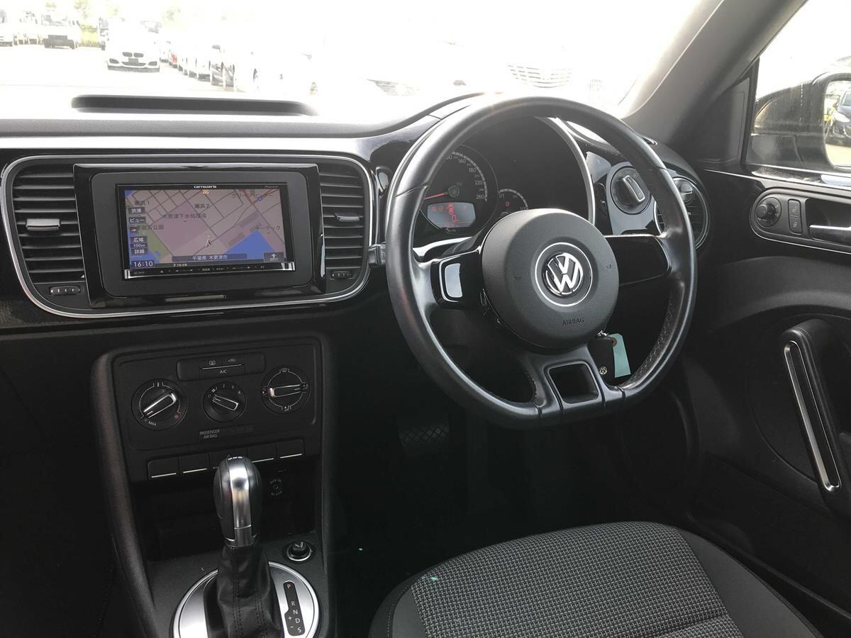 Volkswagen Beetle view 2