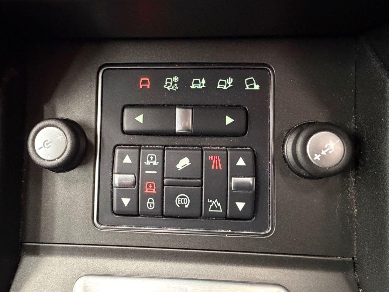 Land Rover Discovery 4 view 42