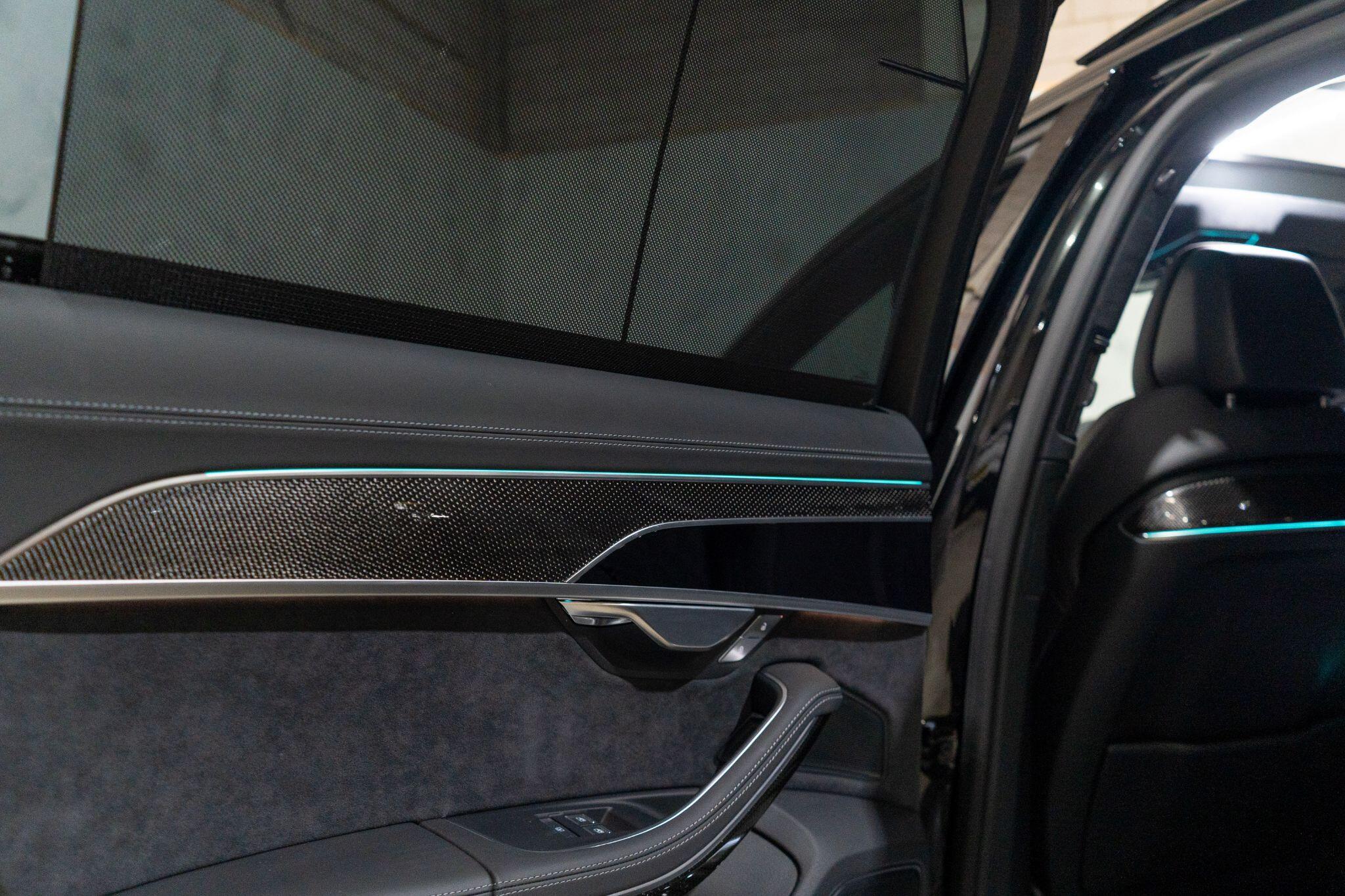 Audi S8 view 43