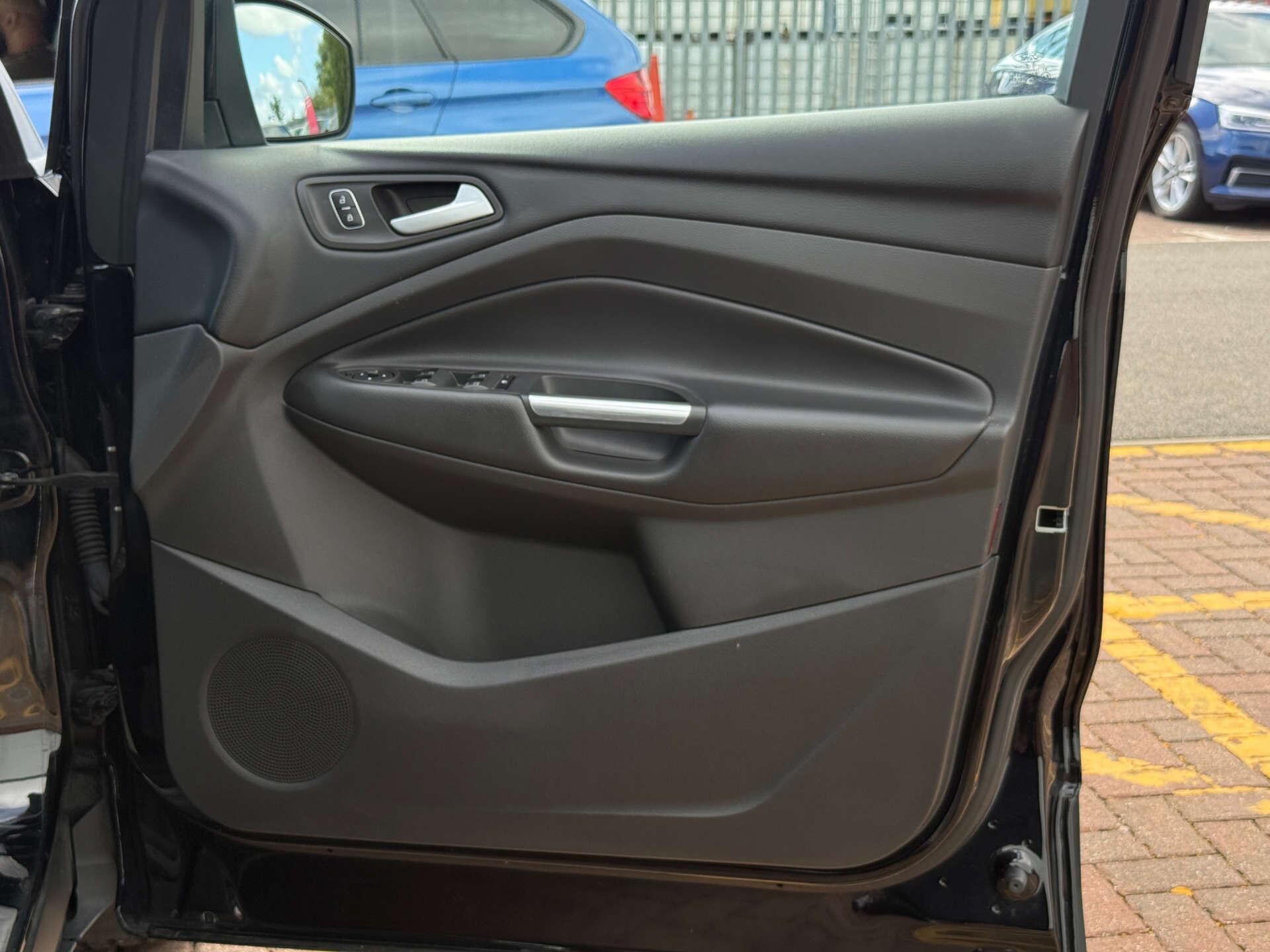 Ford Kuga view 20