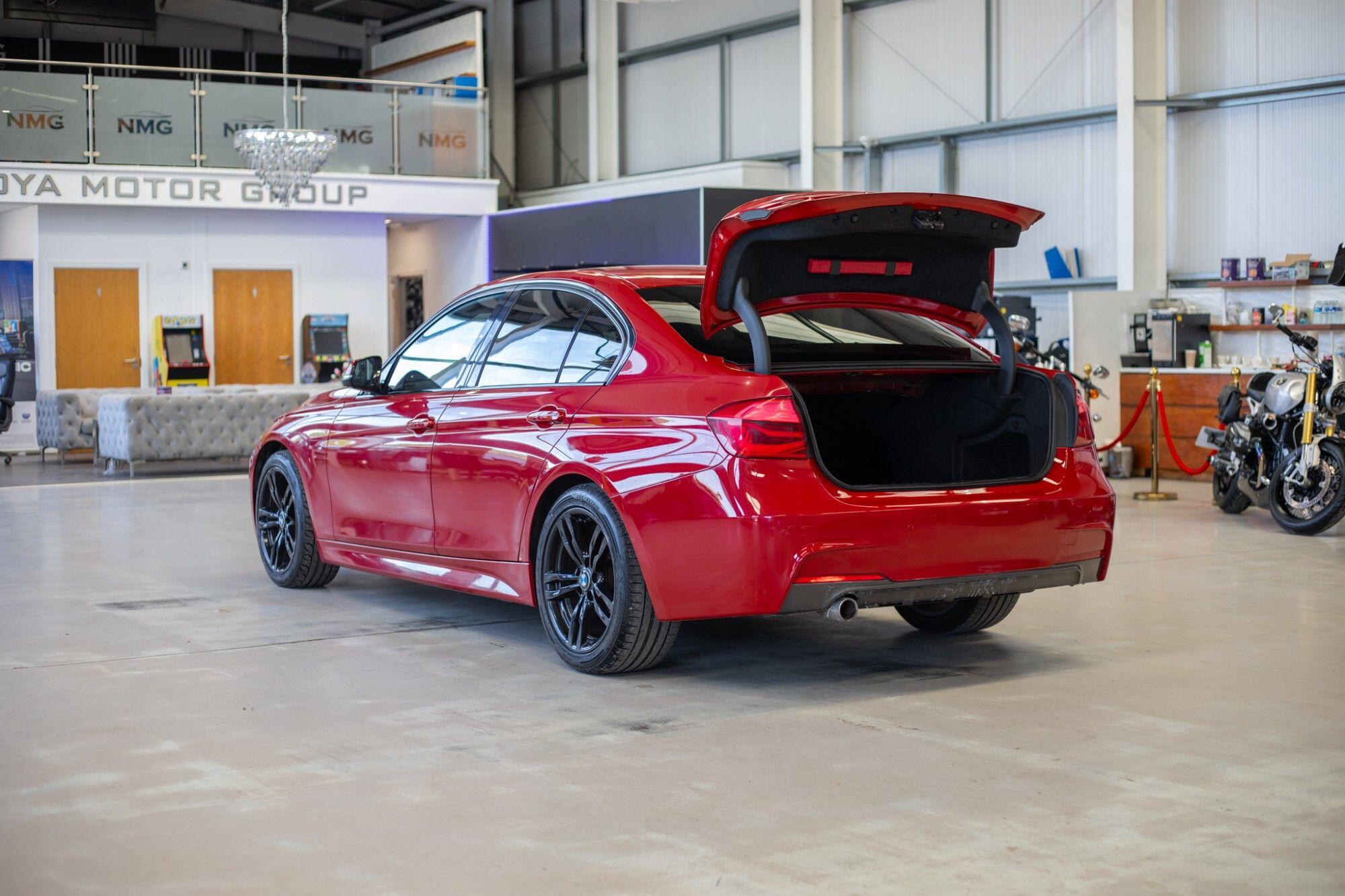 BMW 3 Series view 33