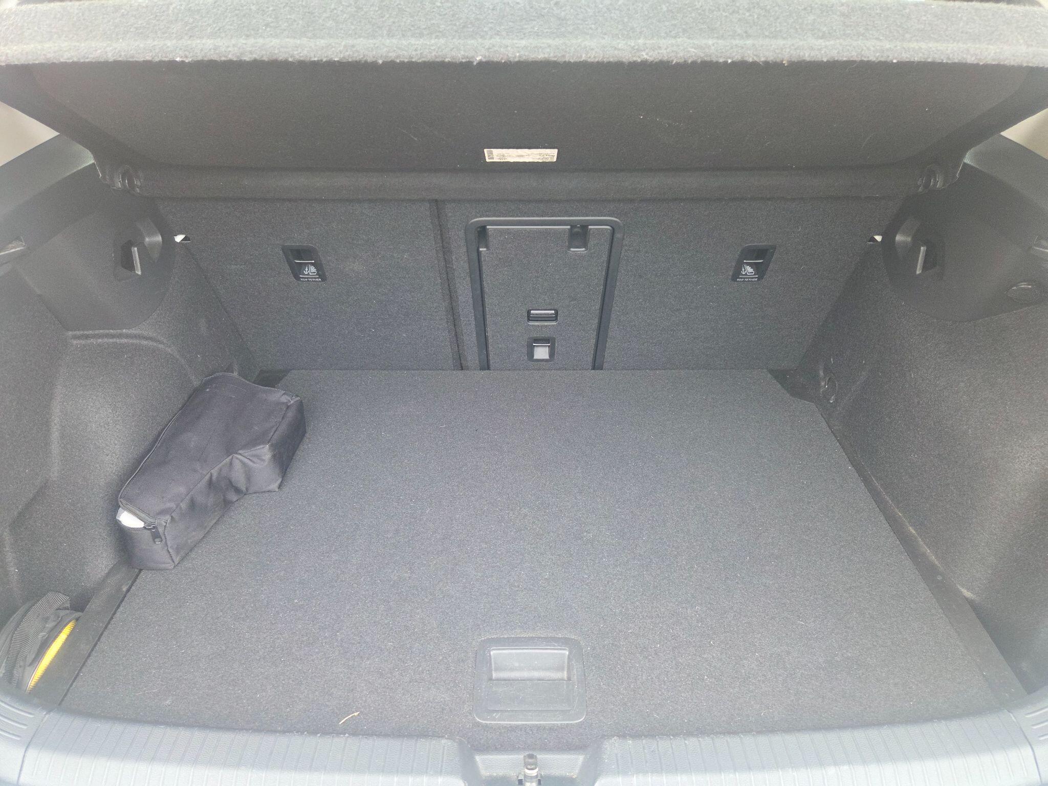 Volkswagen Golf view 25