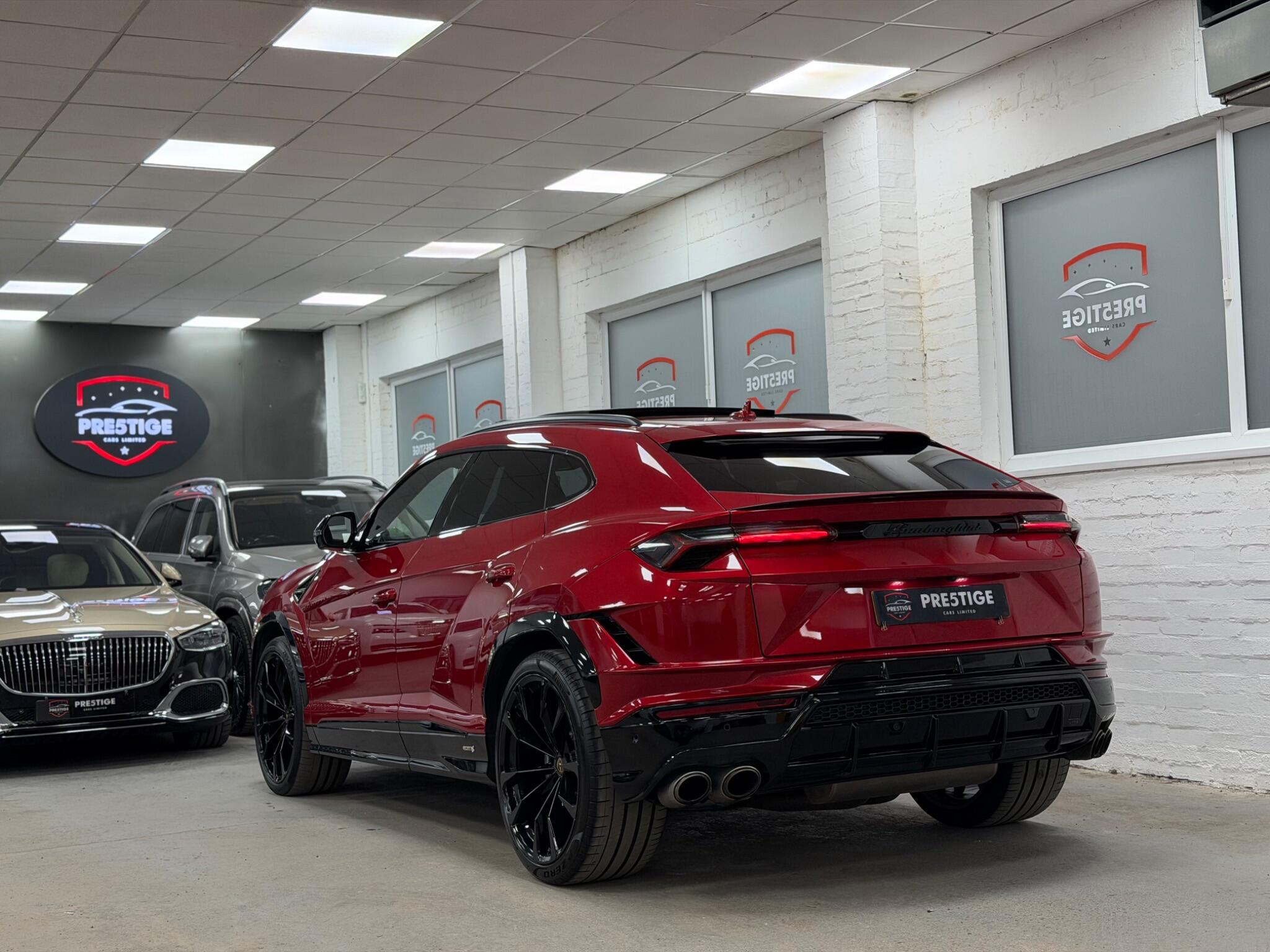Lamborghini Urus view 44