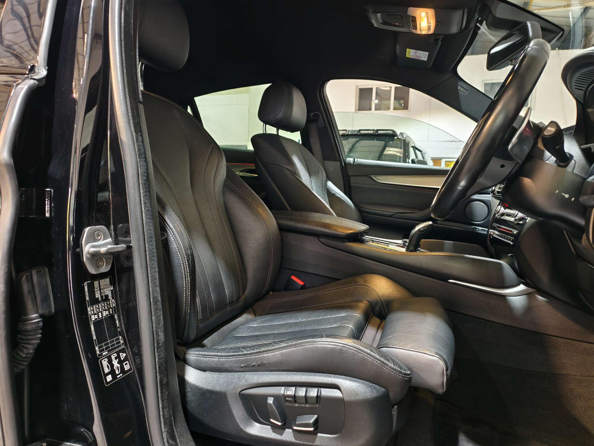 BMW X6 view 22