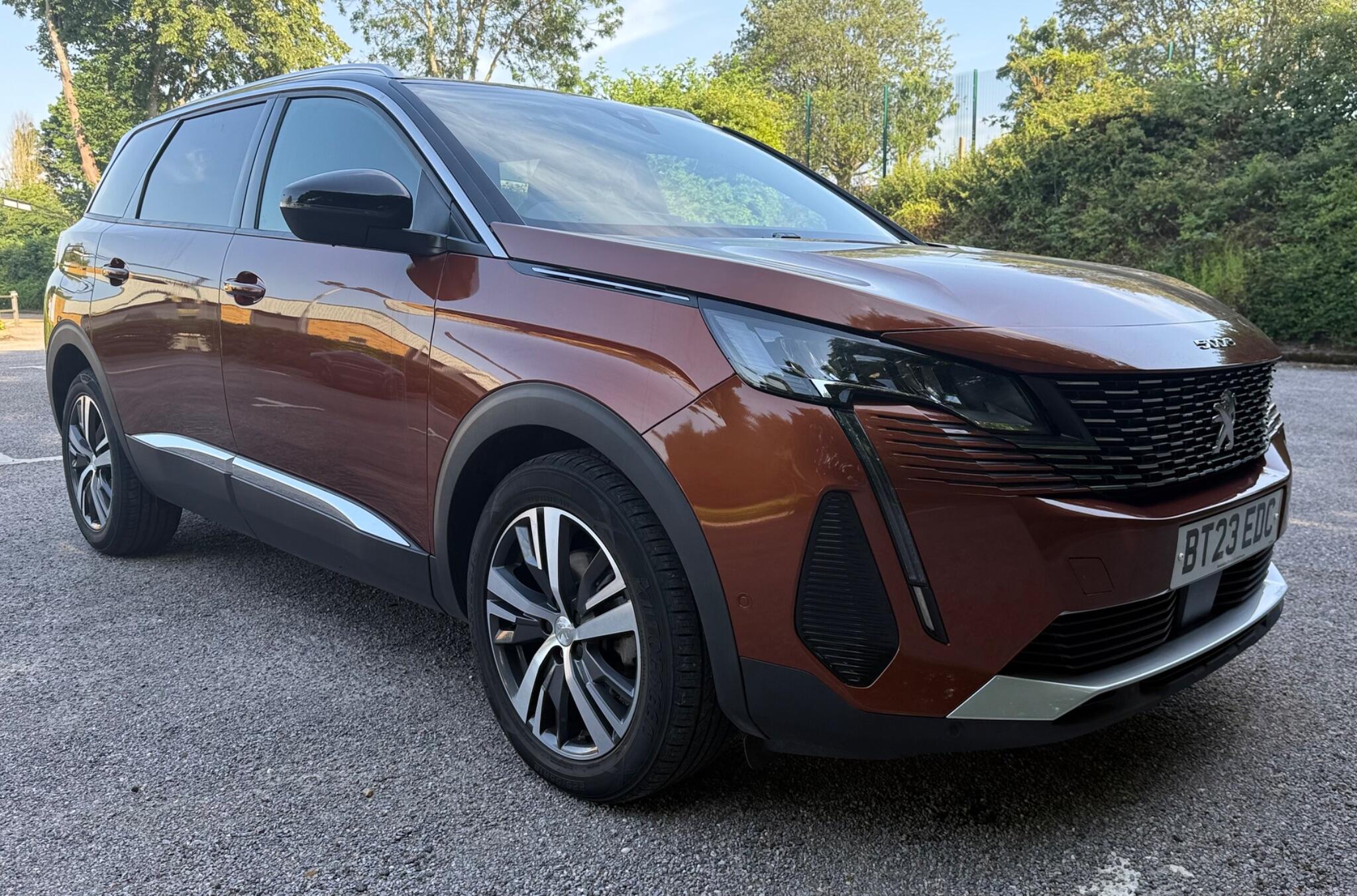Peugeot 5008 main image