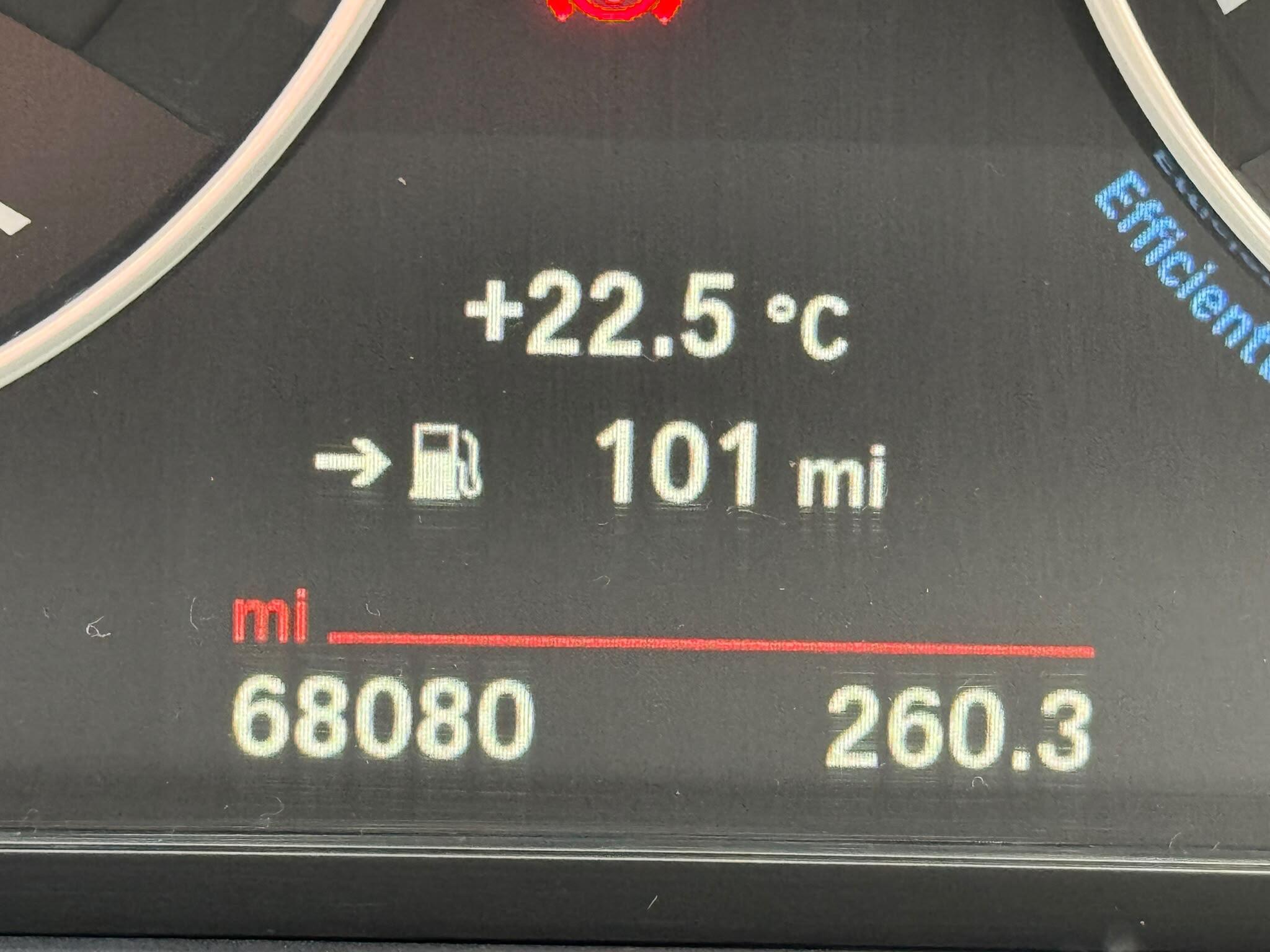 BMW 2 Series view 36