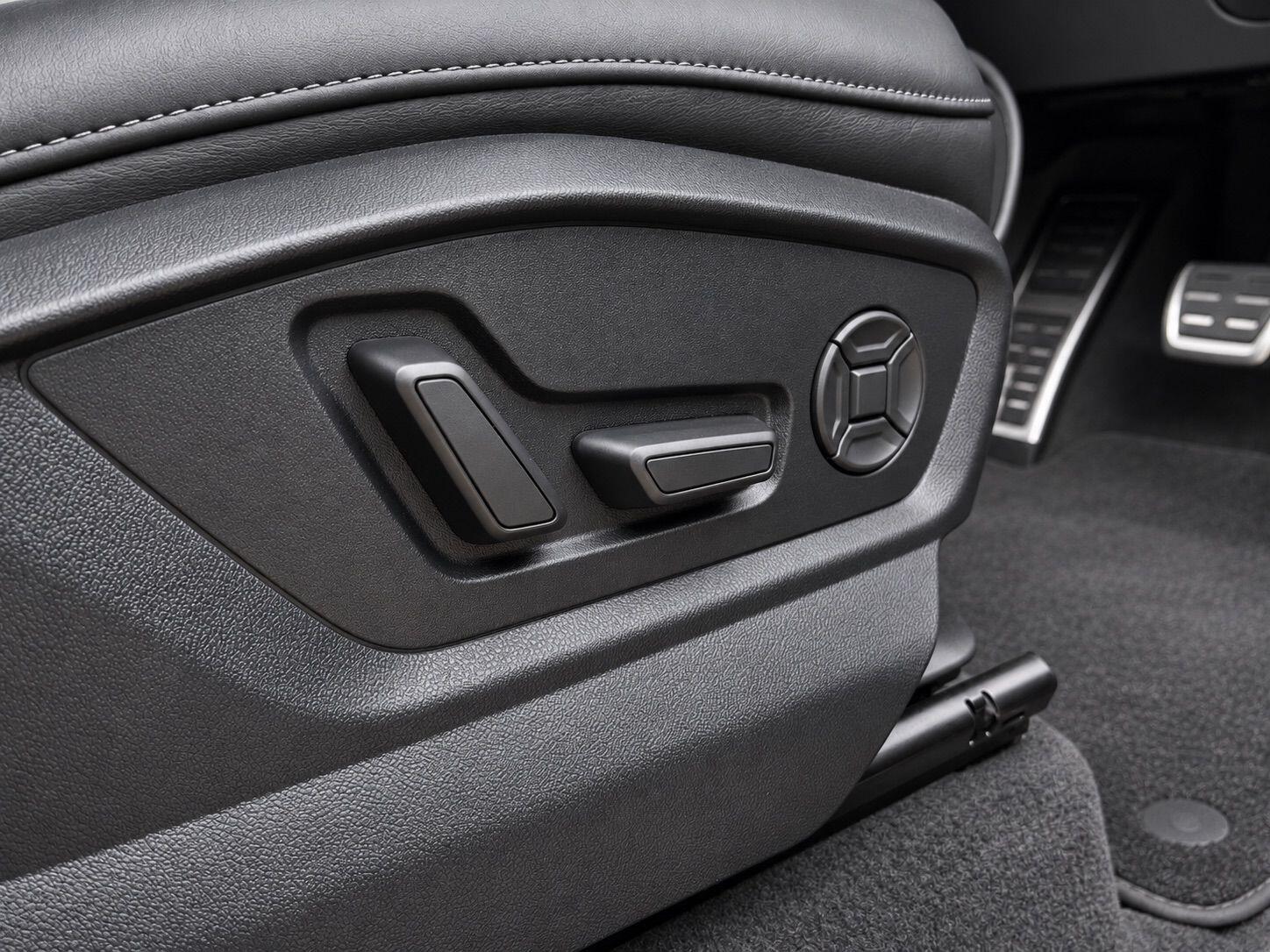Audi Q7 view 18