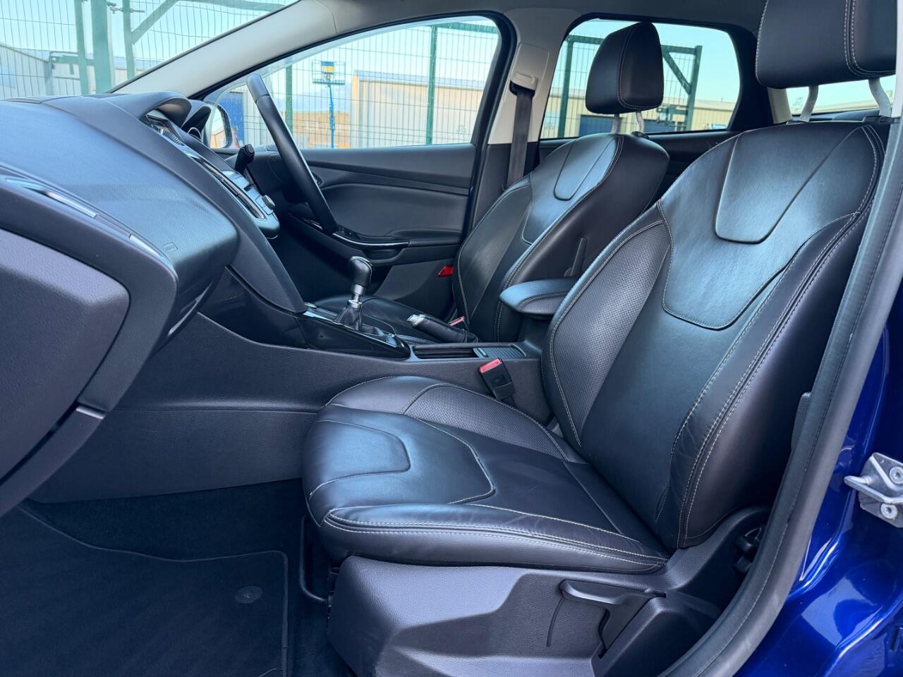 Ford Focus view 18