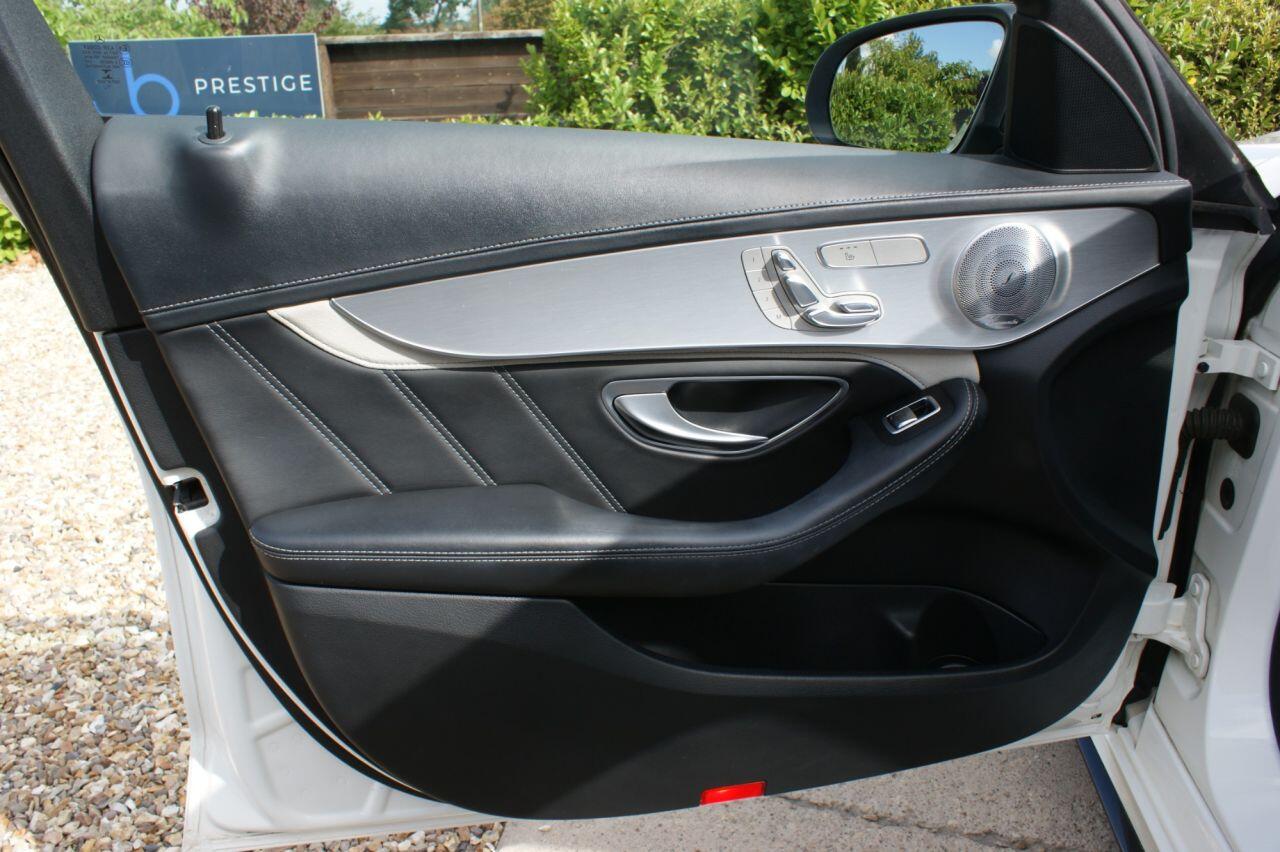 Mercedes-Benz C Class view 27