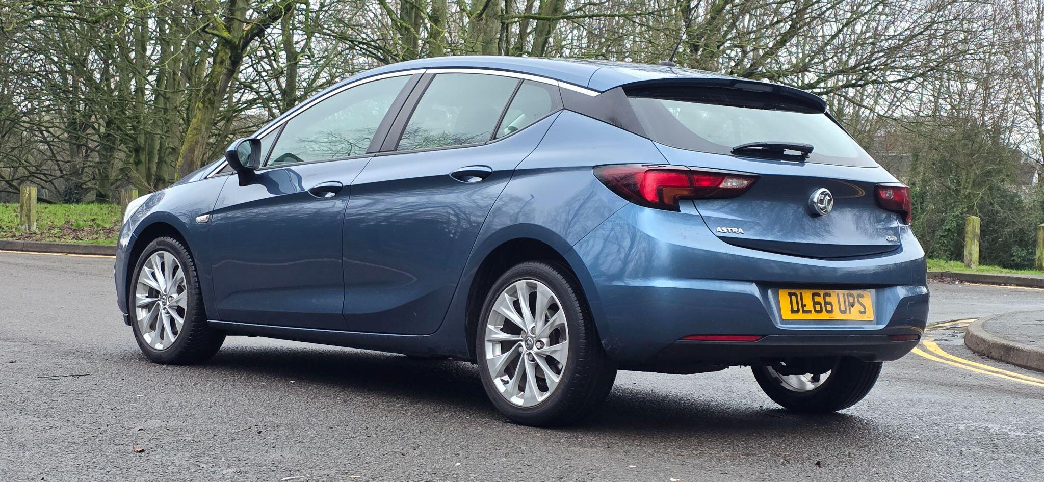 2016 Vauxhall Astra 1.6 CDTi BlueInjection Design Euro 6 (s/s) 5dr • 78,100 miles image 9
