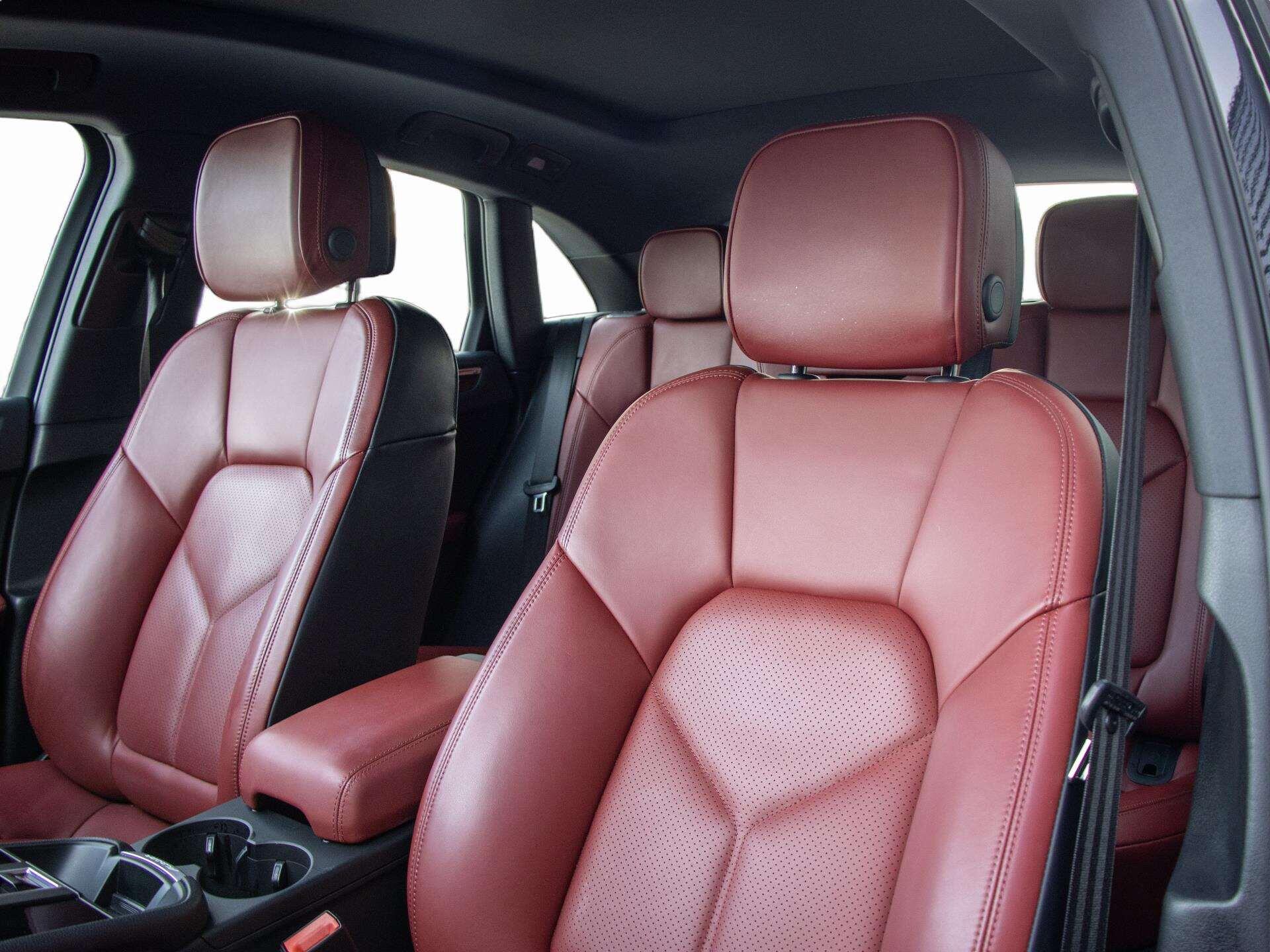 Porsche Macan view 23